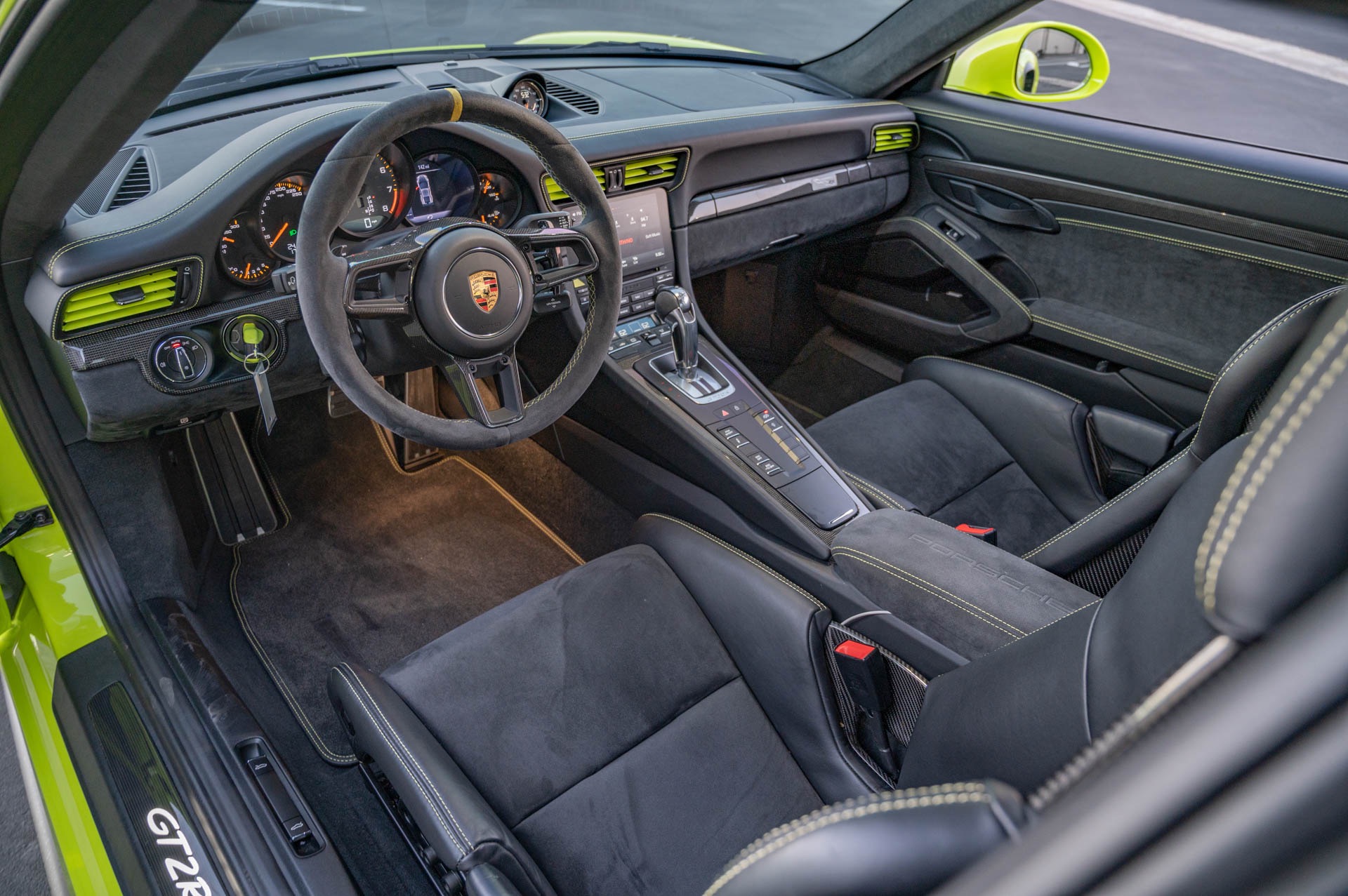 Used-2019-Porsche-911-GT2-RS-1676026088.jpg