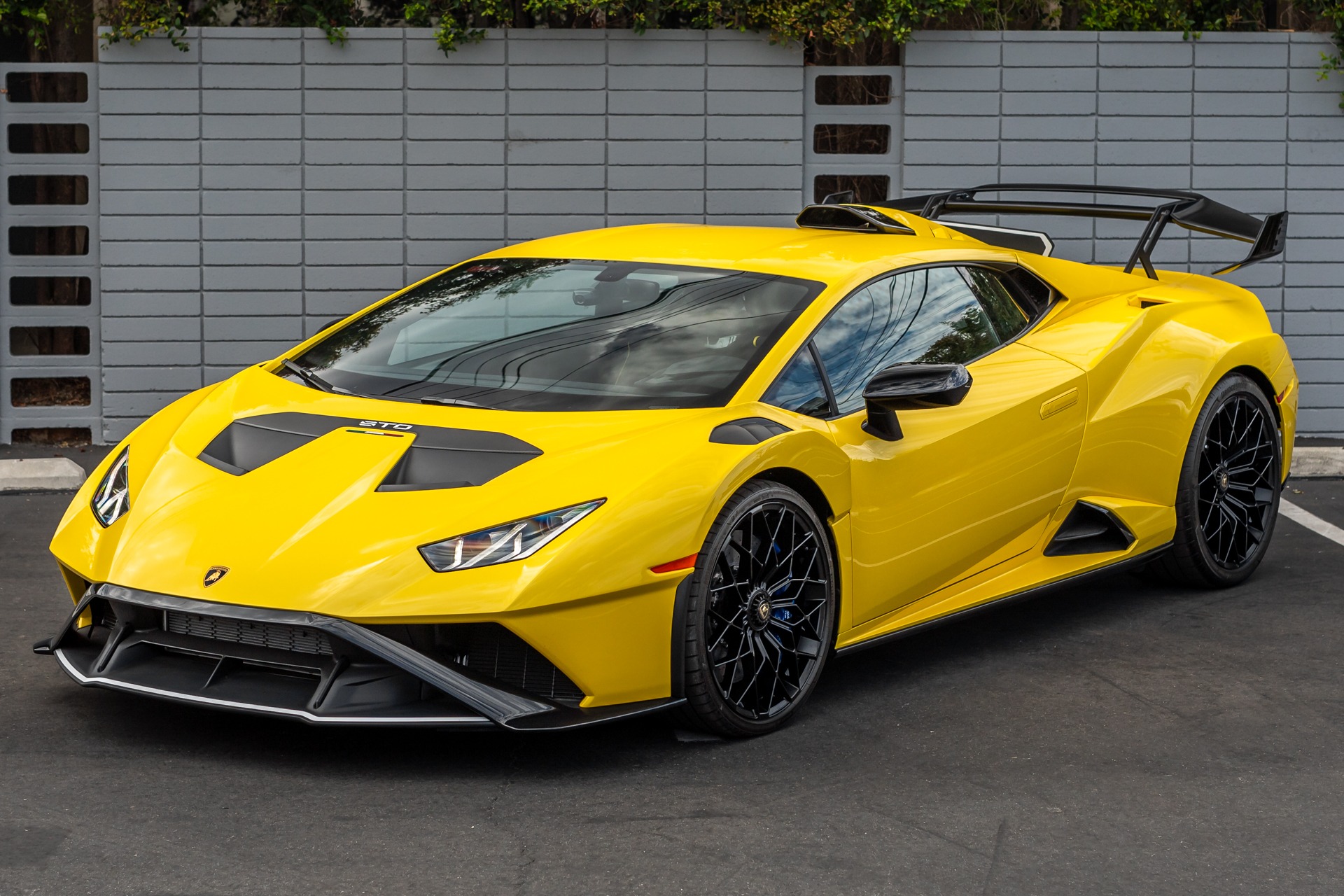 Used 2022 Lamborghini Huracan STO LP 640-4 STO For Sale (Sold) | iLusso ...
