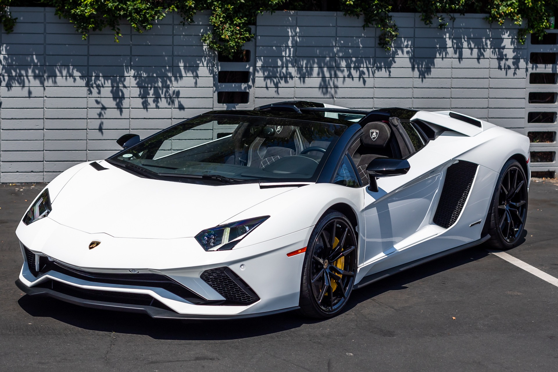 Used 2019 Aventador S Roadster LP 7404 For Sale (479,000) iLusso Stock MA08075