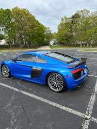 Used 2017 Audi R8 5.2 quattro V10 Plus for sale Sold at iLusso in Costa Mesa CA 92626 4