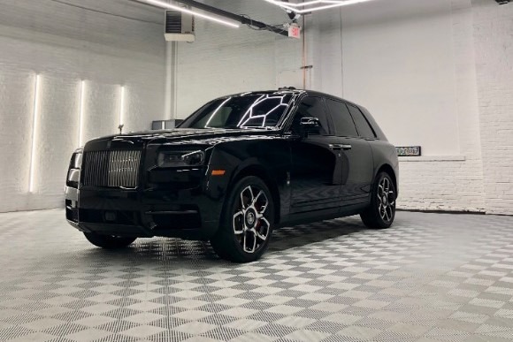 Used 2019 Rolls-Royce Cullinan MPG & Gas Mileage Data