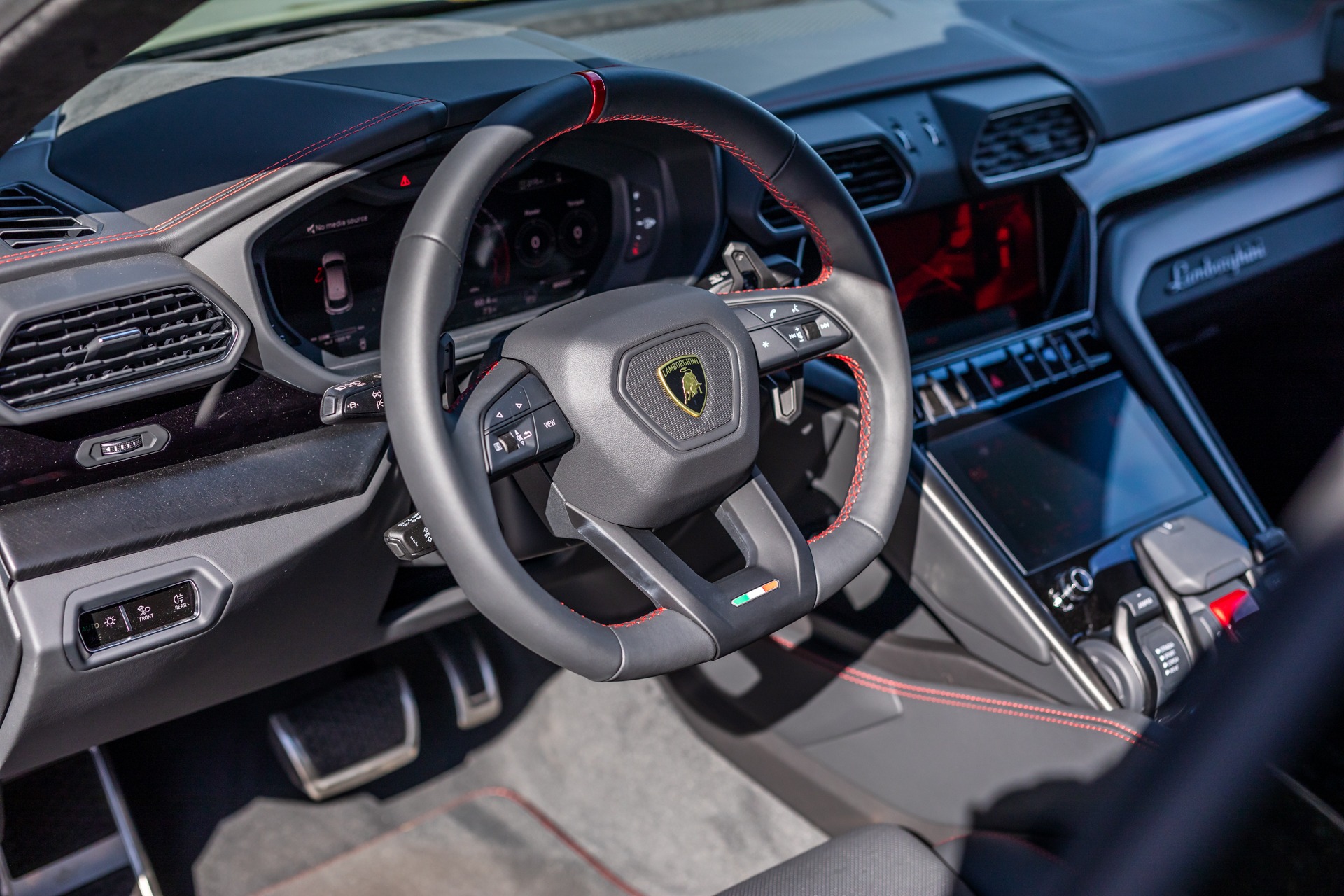 Used 2023 Lamborghini Urus S For Sale (Sold) | iLusso Stock
