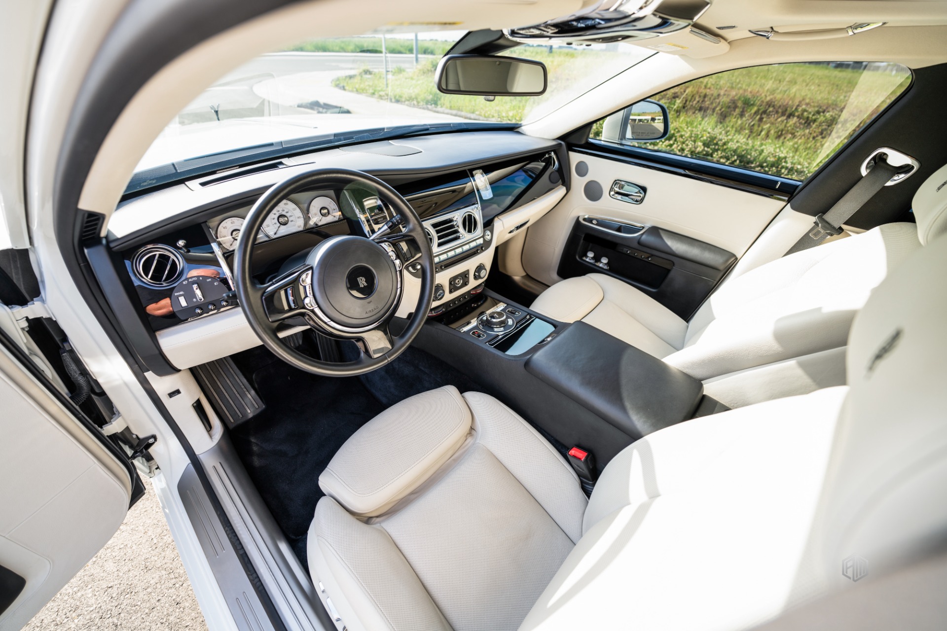 2016 Rolls-Royce Ghost Base - Photo 21