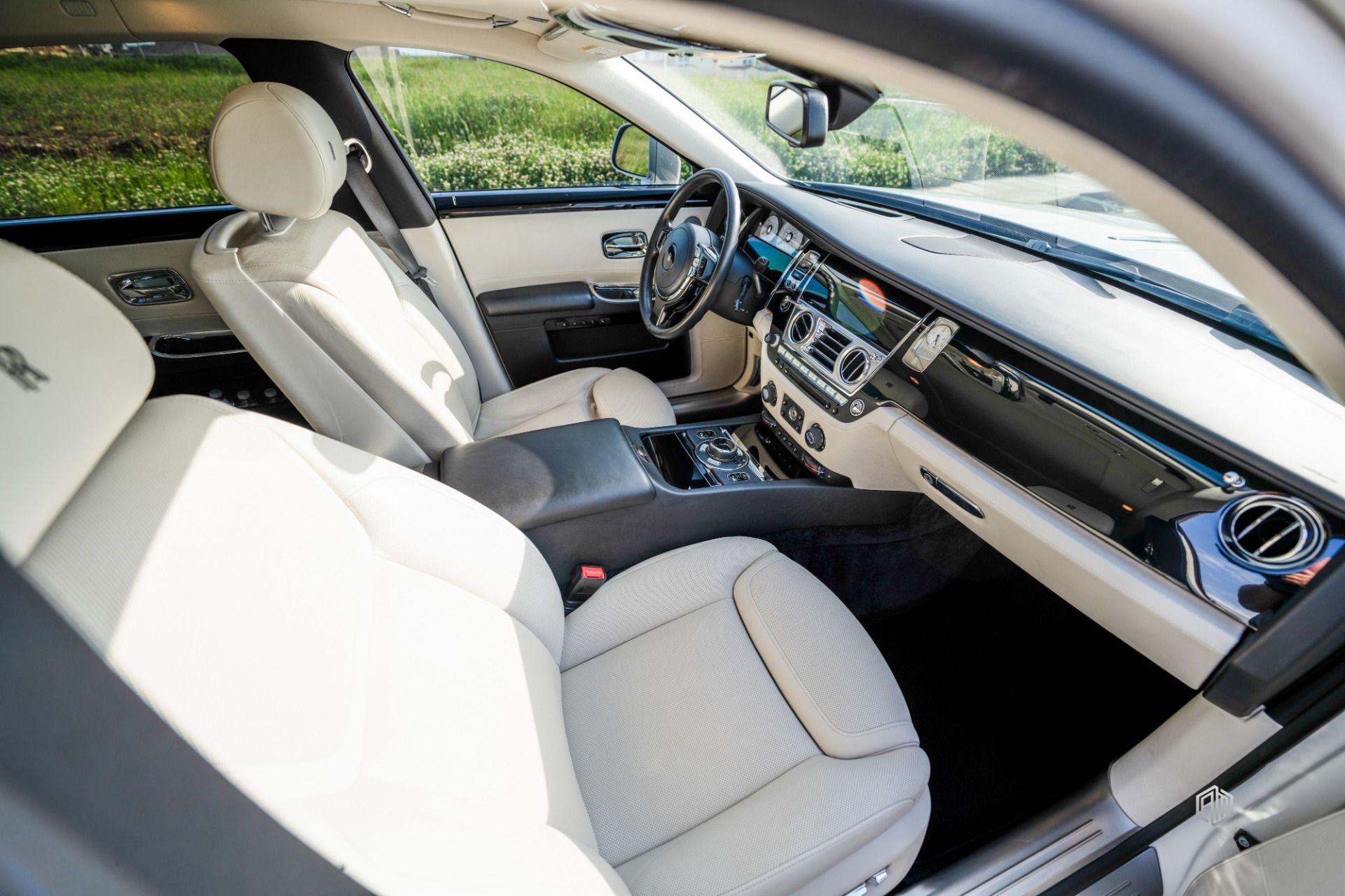 2016 Rolls-Royce Ghost Base - Photo 31