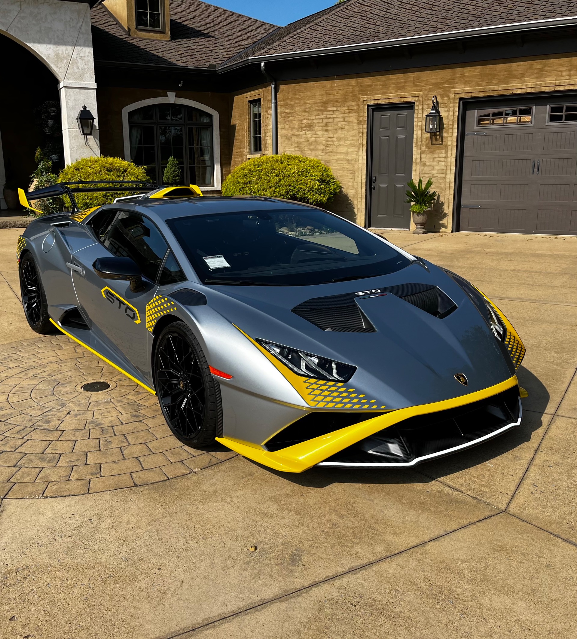 Used 2023 Lamborghini Huracan STO For Sale (Sold) | iLusso