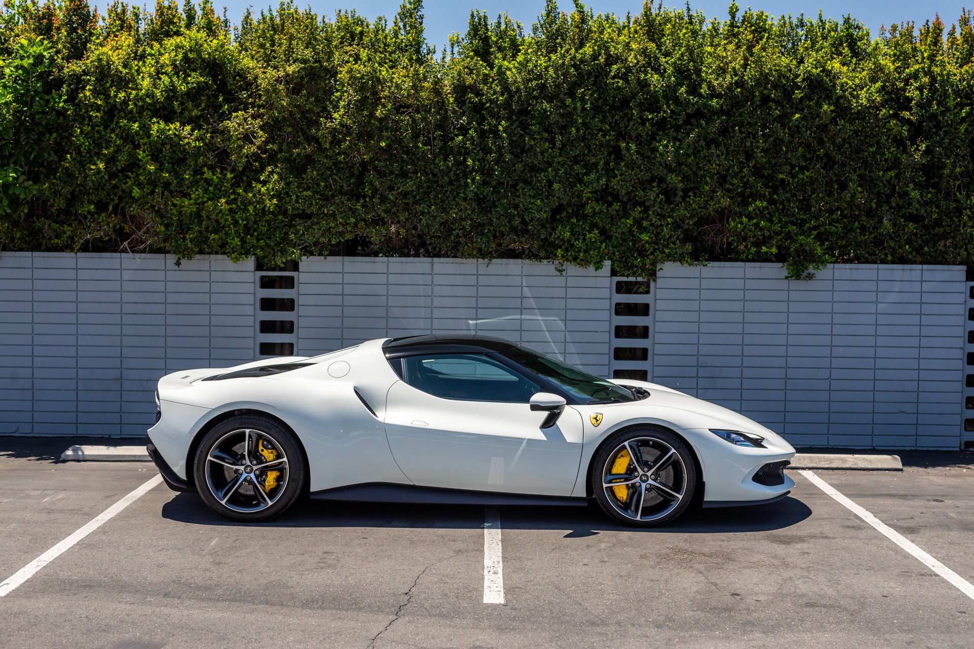 Ferrari キャディバッグ ホワイト Ferrari キャディバッグ ホワイト・ブラック