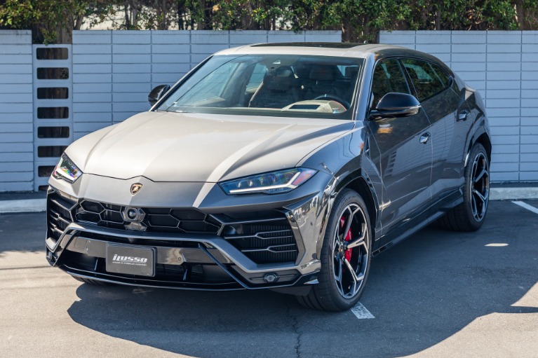 Used 2021 Lamborghini Urus for sale $214,900 at iLusso in Costa Mesa CA