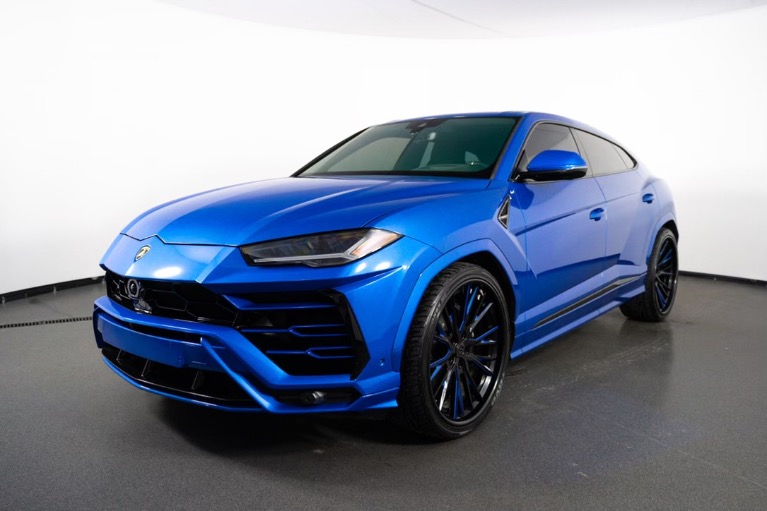 Used 2021 Lamborghini Urus for sale $199,900 at iLusso in Costa Mesa CA