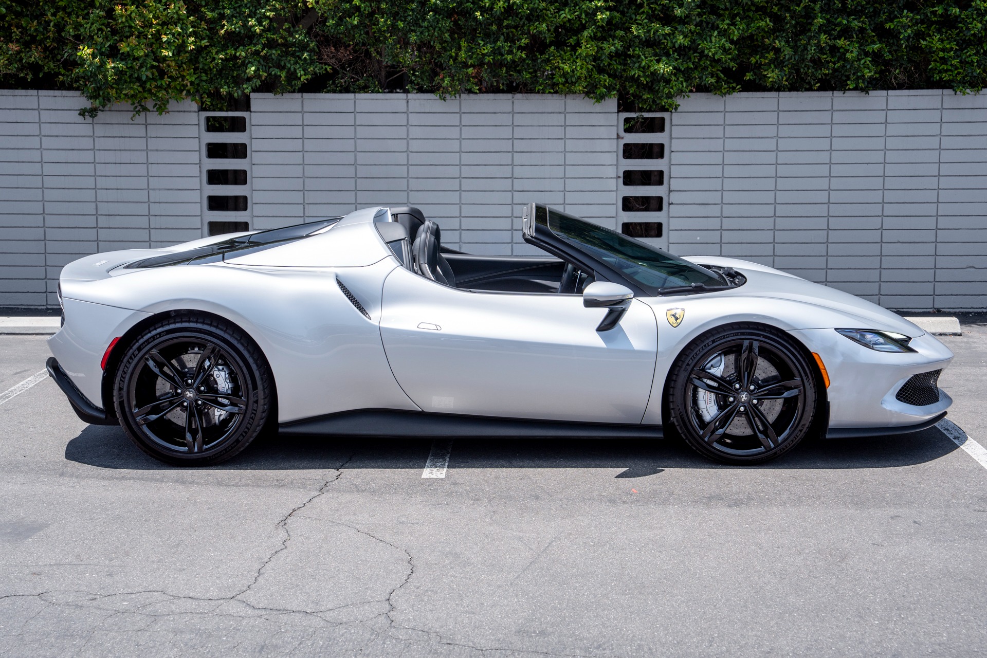 2024 Ferrari 296 GTS photo 12