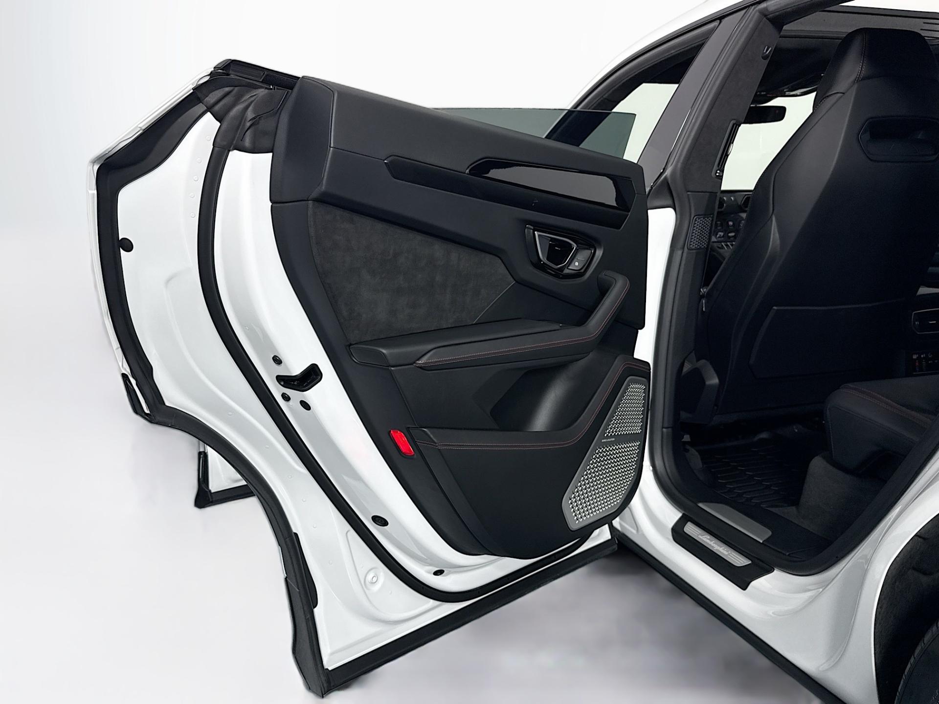 2021 Lamborghini Urus Base - Photo 36