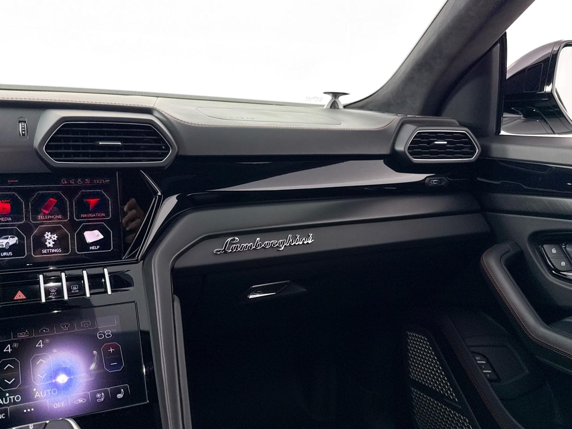 2021 Lamborghini Urus Base - Photo 42