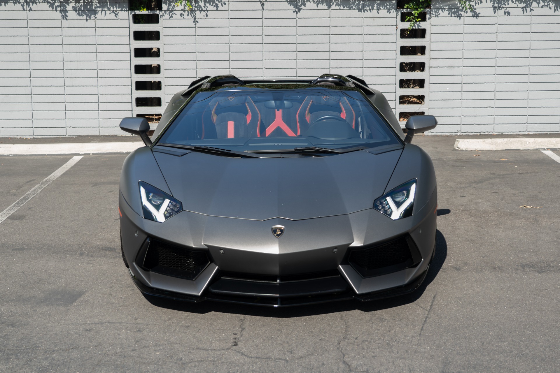 2015 Lamborghini Aventador LP 700-4 Roadster photo 2