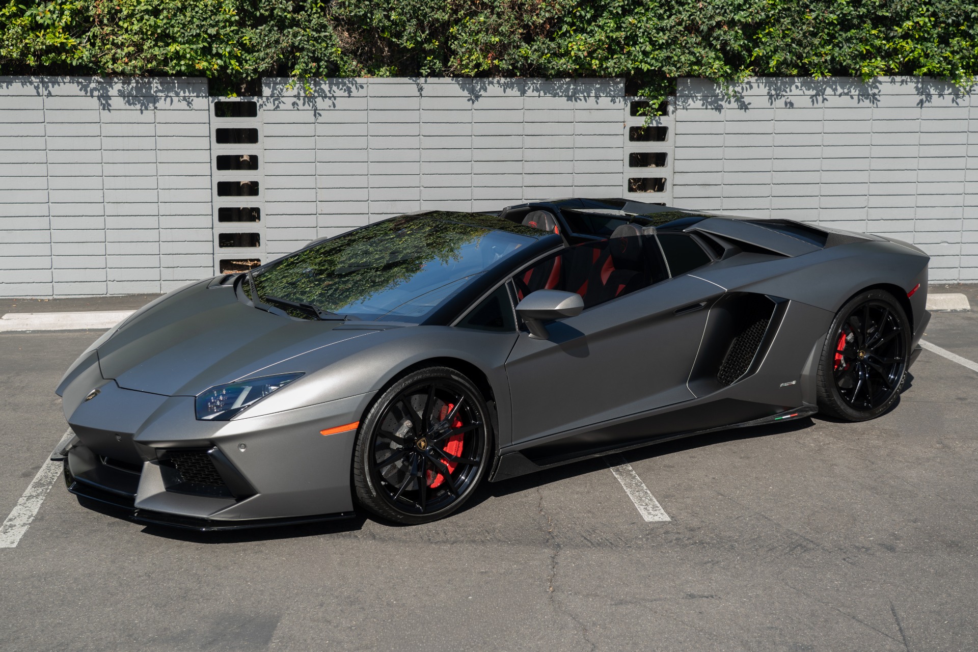 2015 Lamborghini Aventador LP 700-4 Roadster photo 24