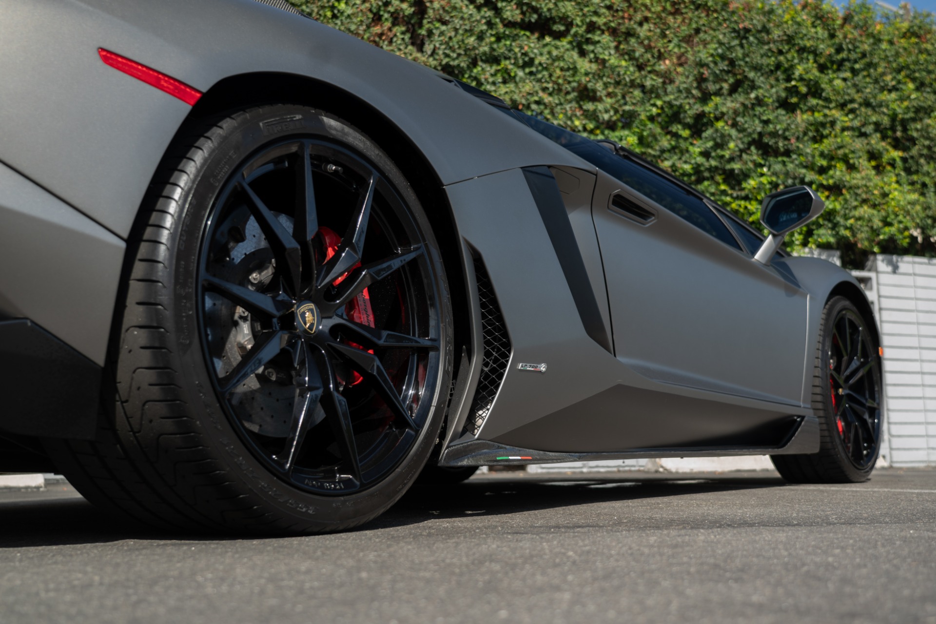 2015 Lamborghini Aventador LP 700-4 Roadster photo 33
