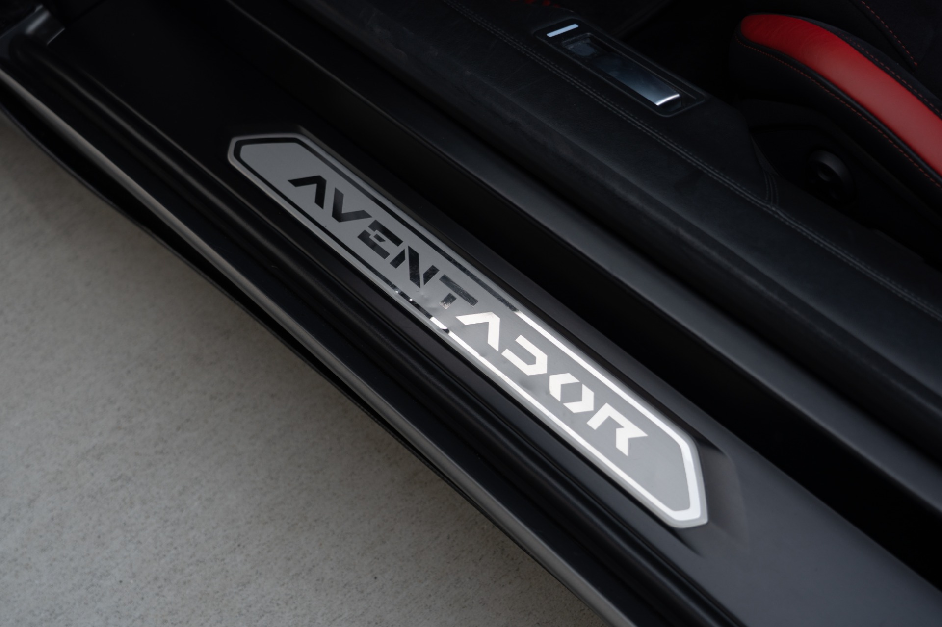 2015 Lamborghini Aventador LP 700-4 Roadster photo 36