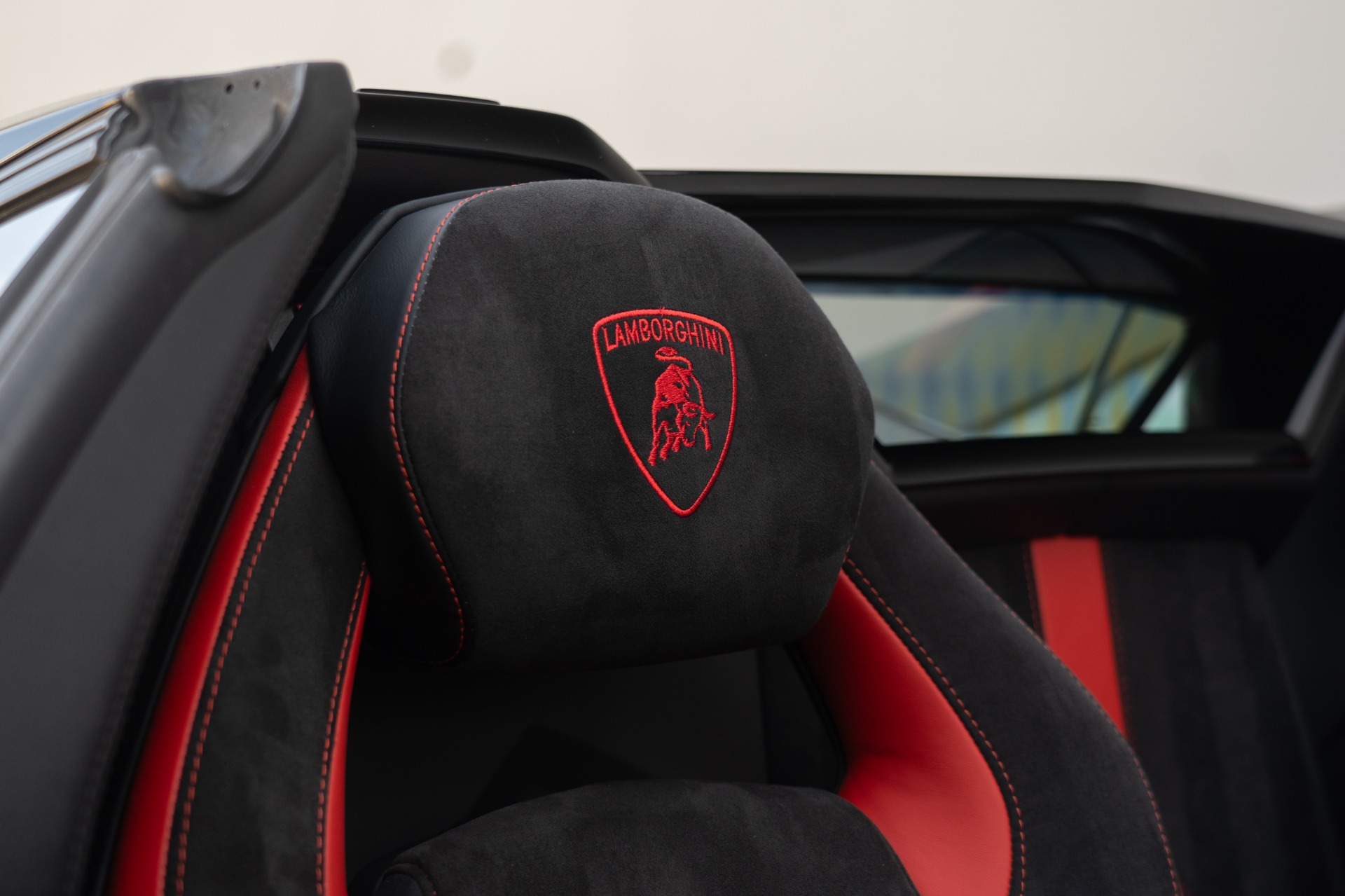 2015 Lamborghini Aventador LP 700-4 Roadster photo 39