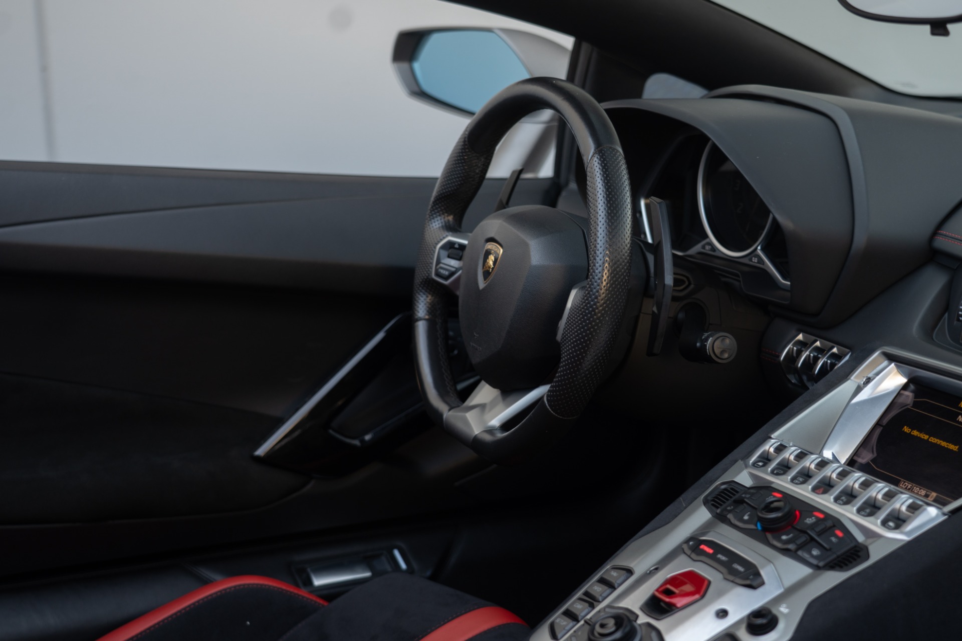 2015 Lamborghini Aventador LP 700-4 Roadster photo 41