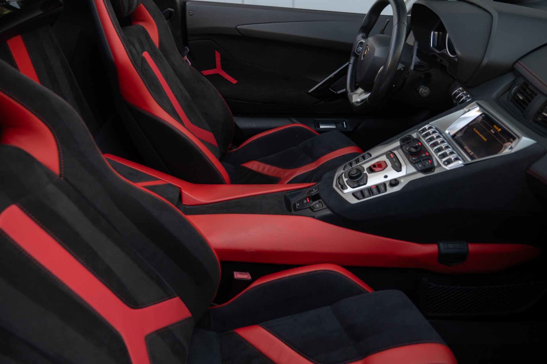 2015 Lamborghini Aventador LP 700-4 Roadster photo 6