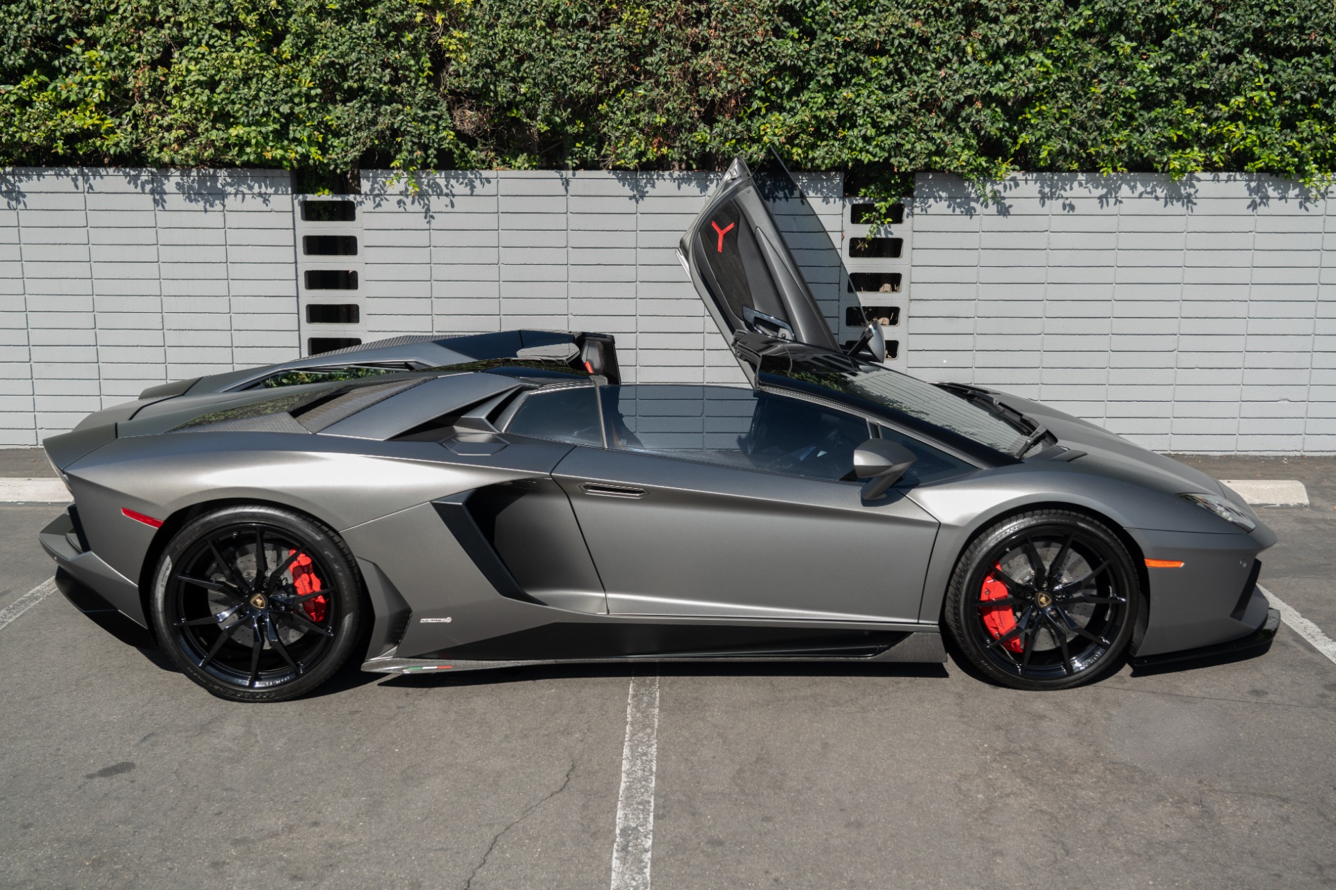 2015 Lamborghini Aventador LP 700-4 Roadster photo 7