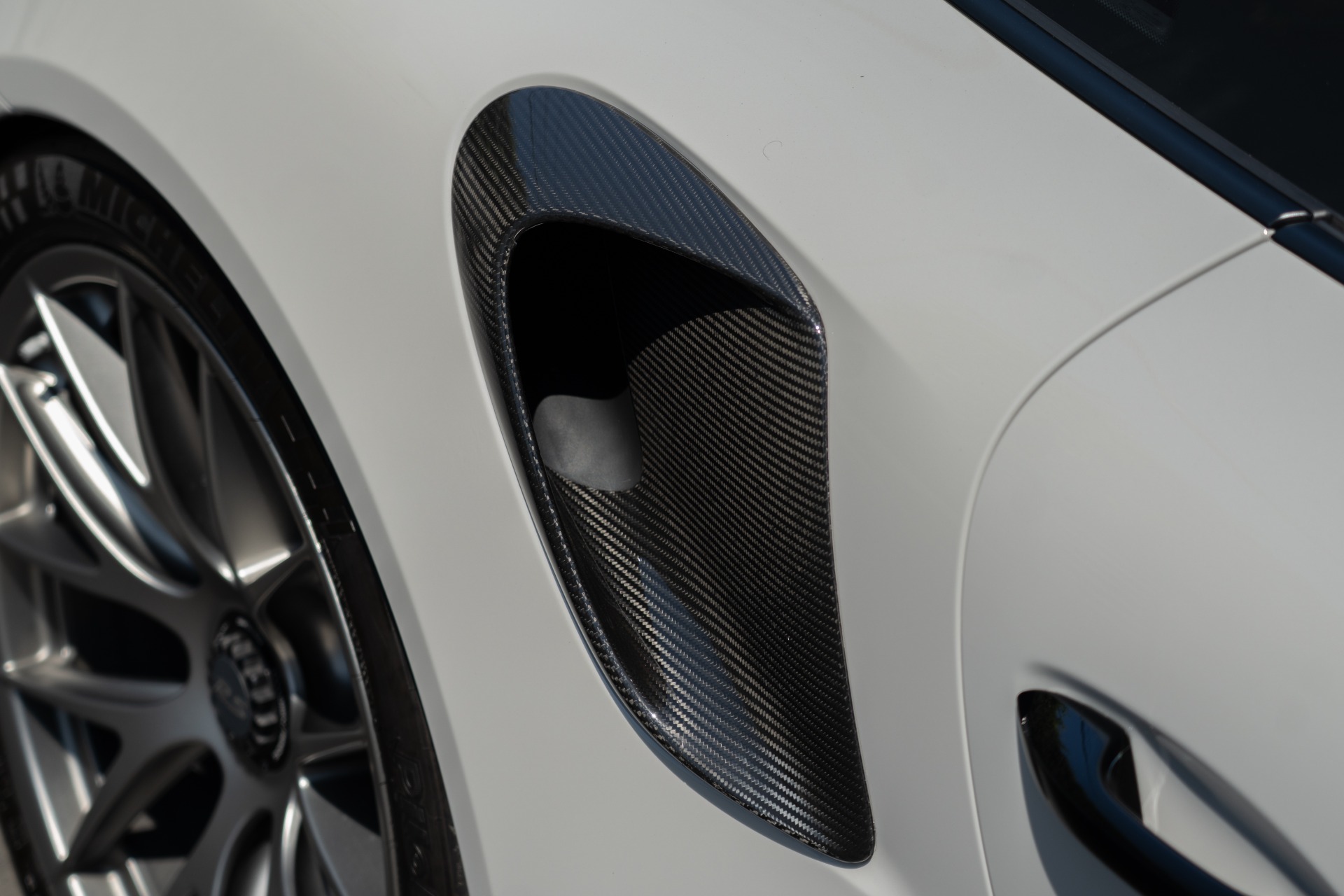 2018 Porsche 911 GT2 RS photo 21
