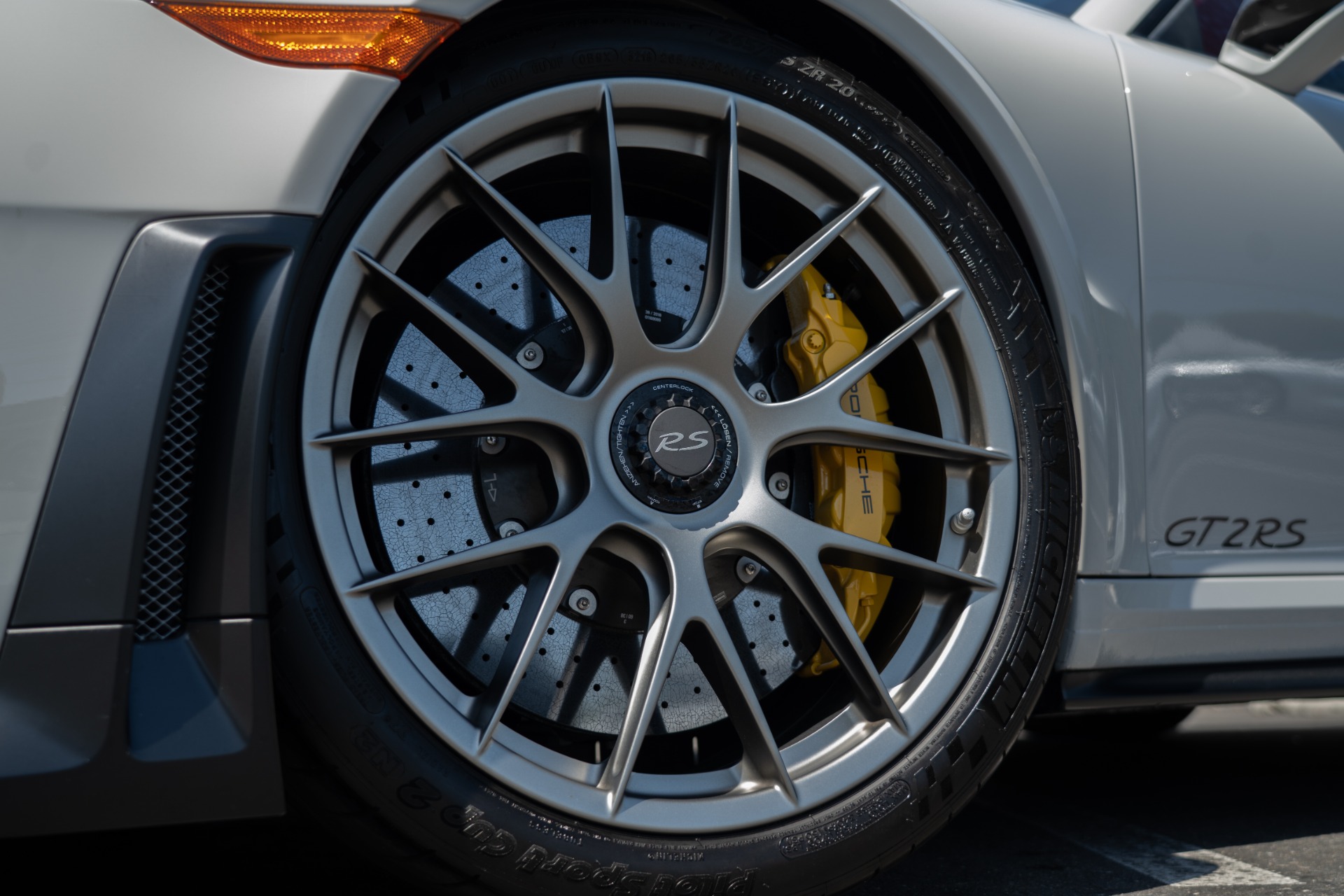 2018 Porsche 911 GT2 RS photo 25