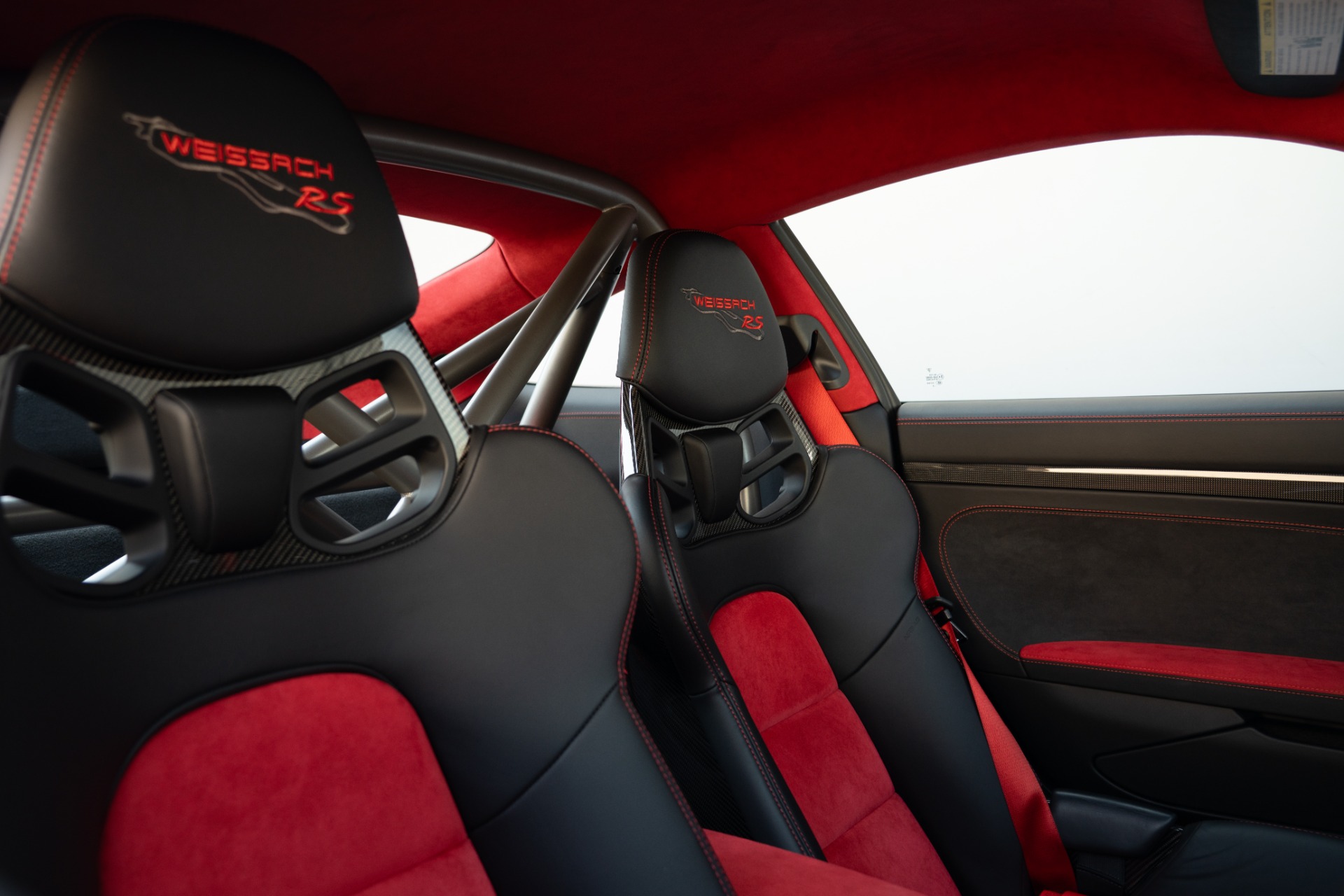 2018 Porsche 911 GT2 RS photo 42