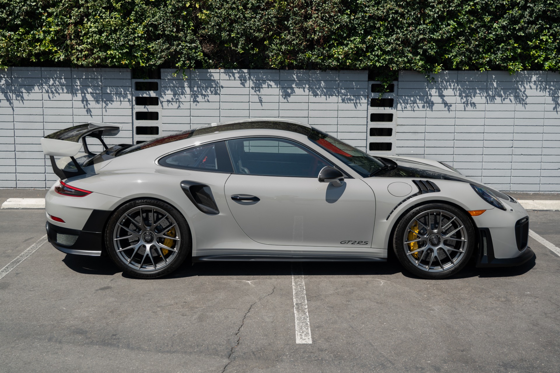 2018 Porsche 911 GT2 RS photo 8