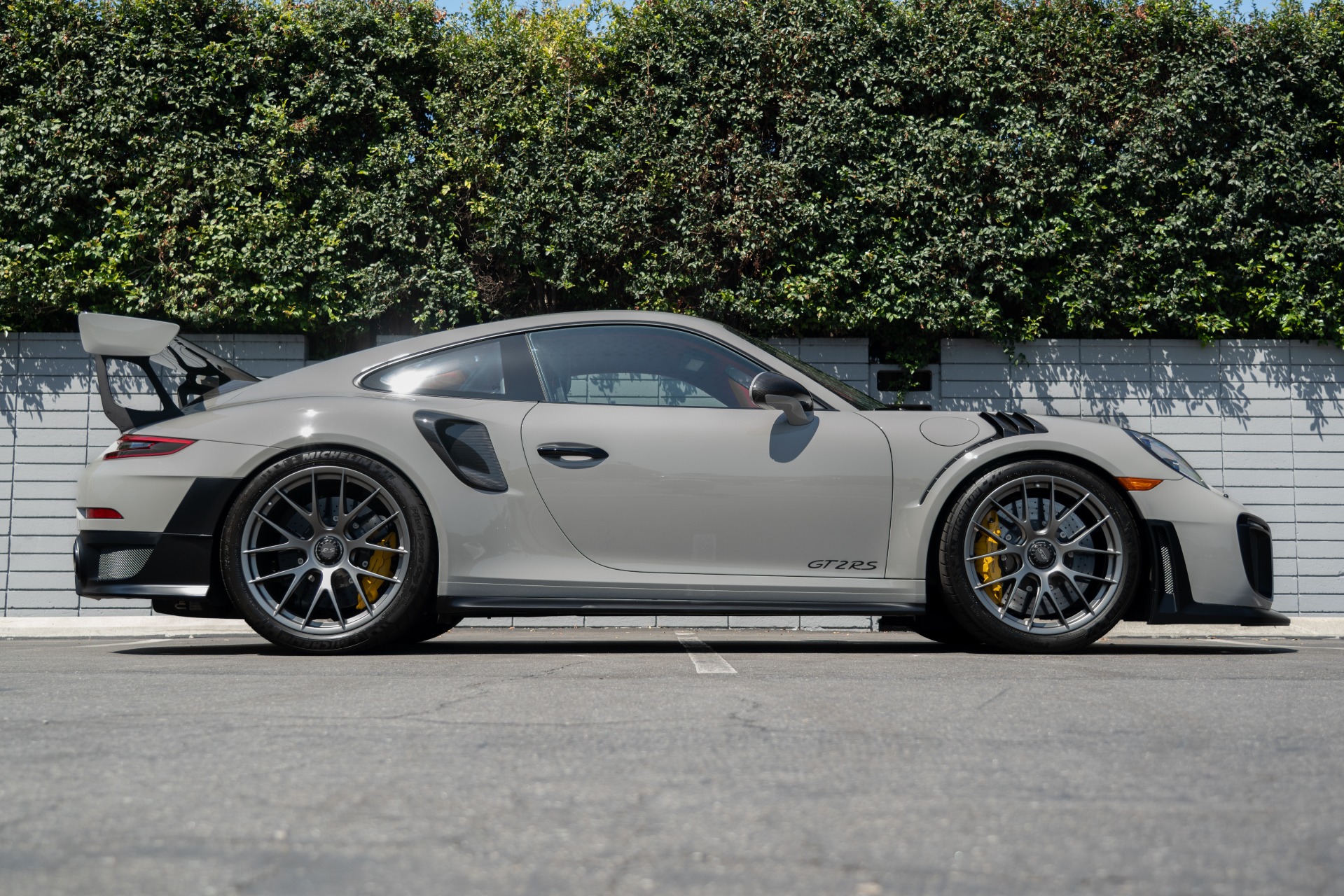 2018 Porsche 911 GT2 RS photo 9
