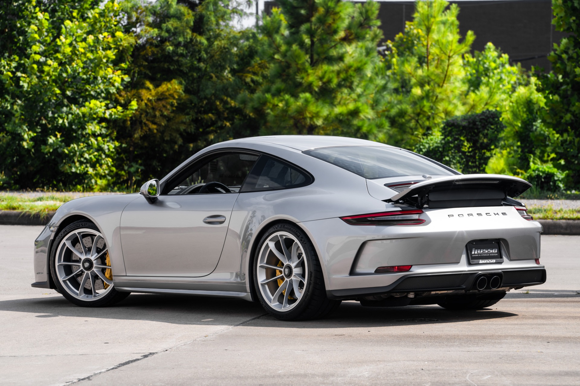 2018 Porsche 911 GT3 Touring photo 2