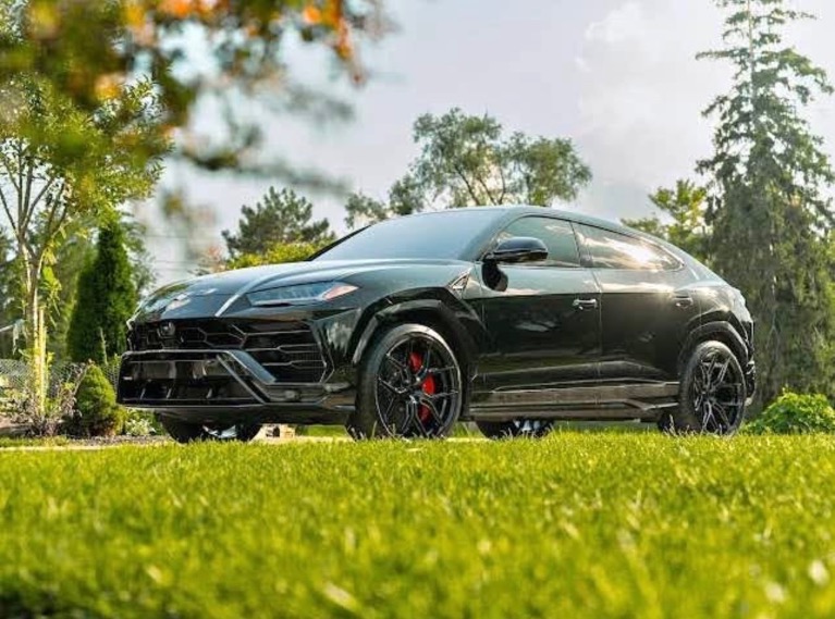 2020 Lamborghini Urus Base's photo