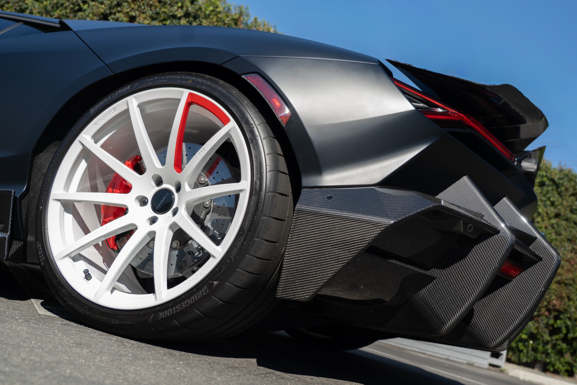 2024 Lamborghini Revuelto photo 30