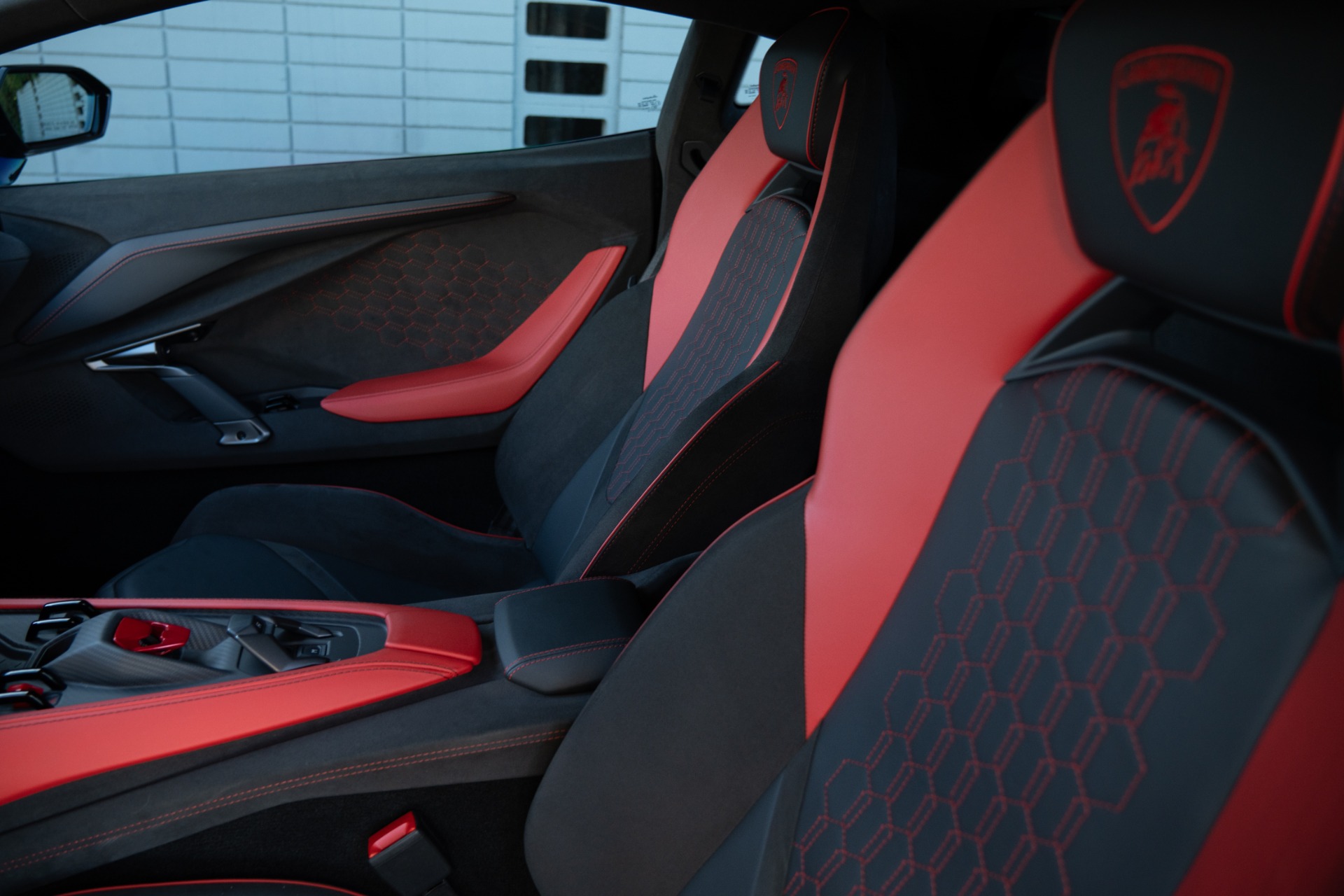 2024 Lamborghini Revuelto photo 35