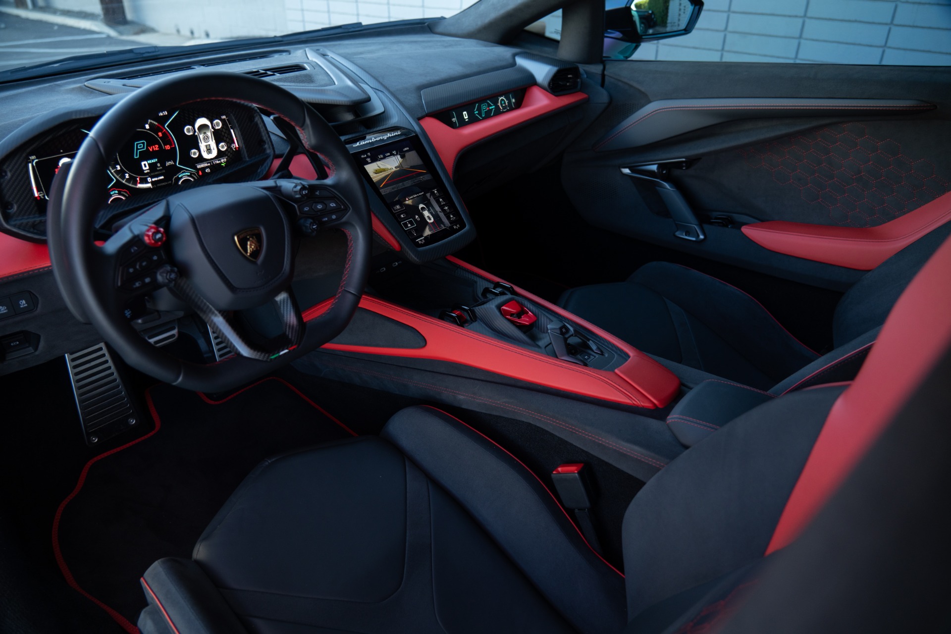 2024 Lamborghini Revuelto photo 38