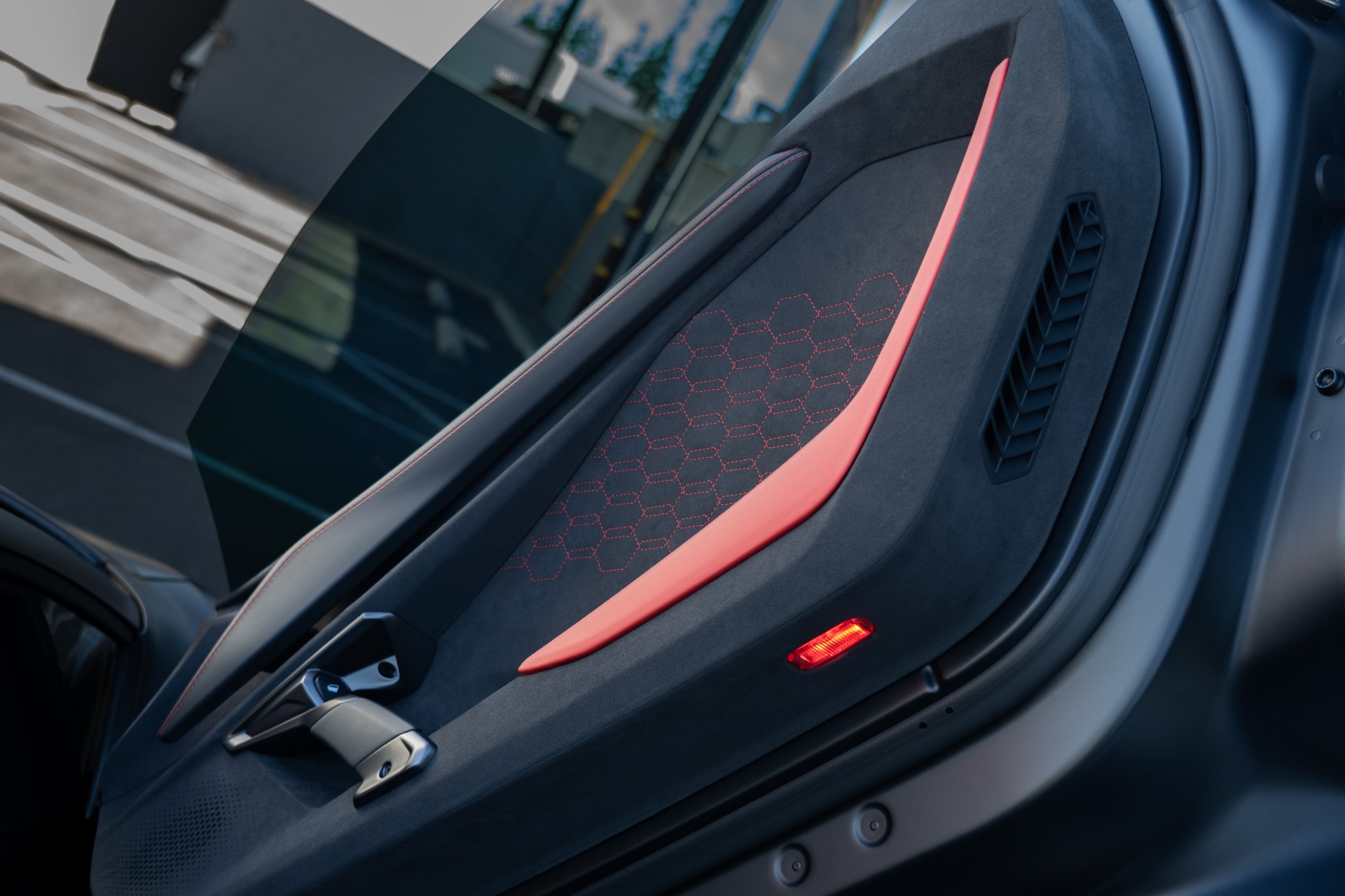 2024 Lamborghini Revuelto photo 41