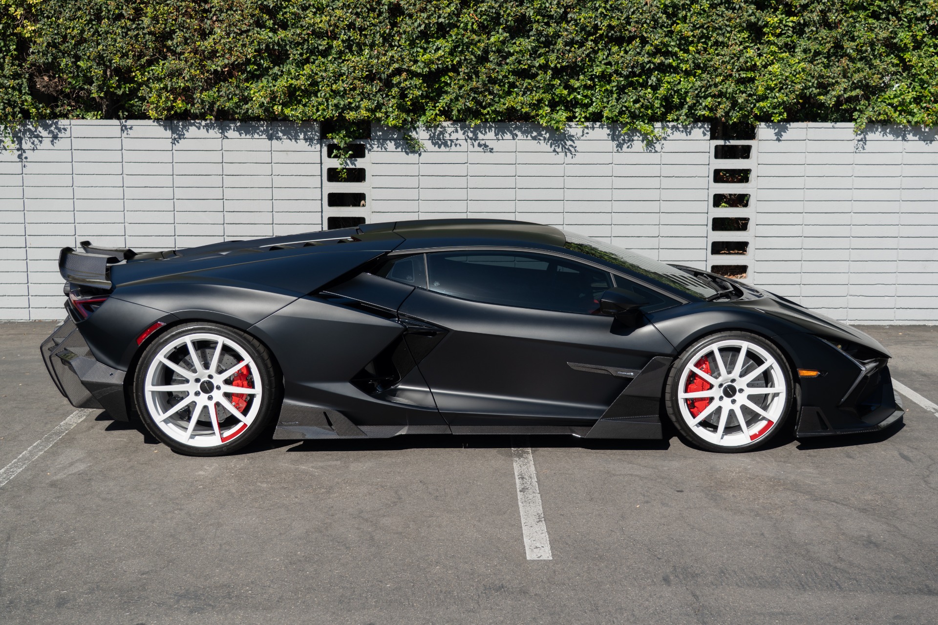 2024 Lamborghini Revuelto photo 7
