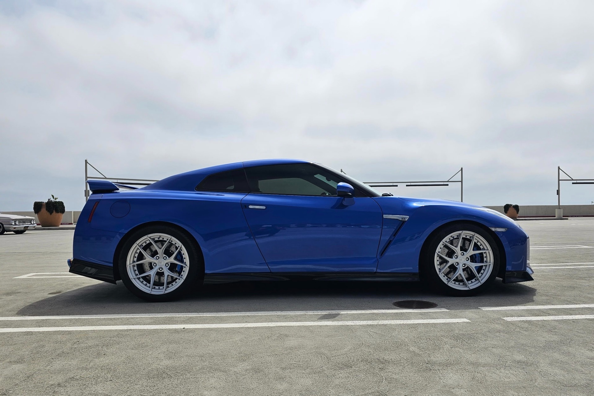 2021 Nissan GT-R Premium - Photo 12