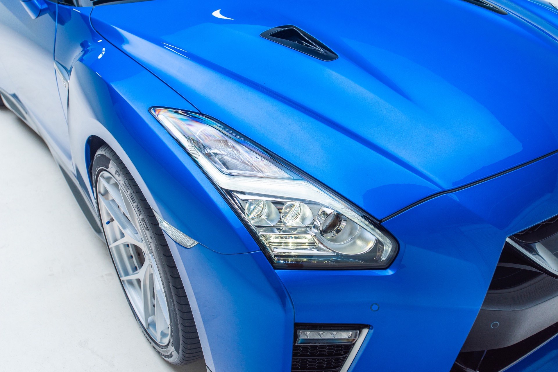 2021 Nissan GT-R Premium - Photo 19