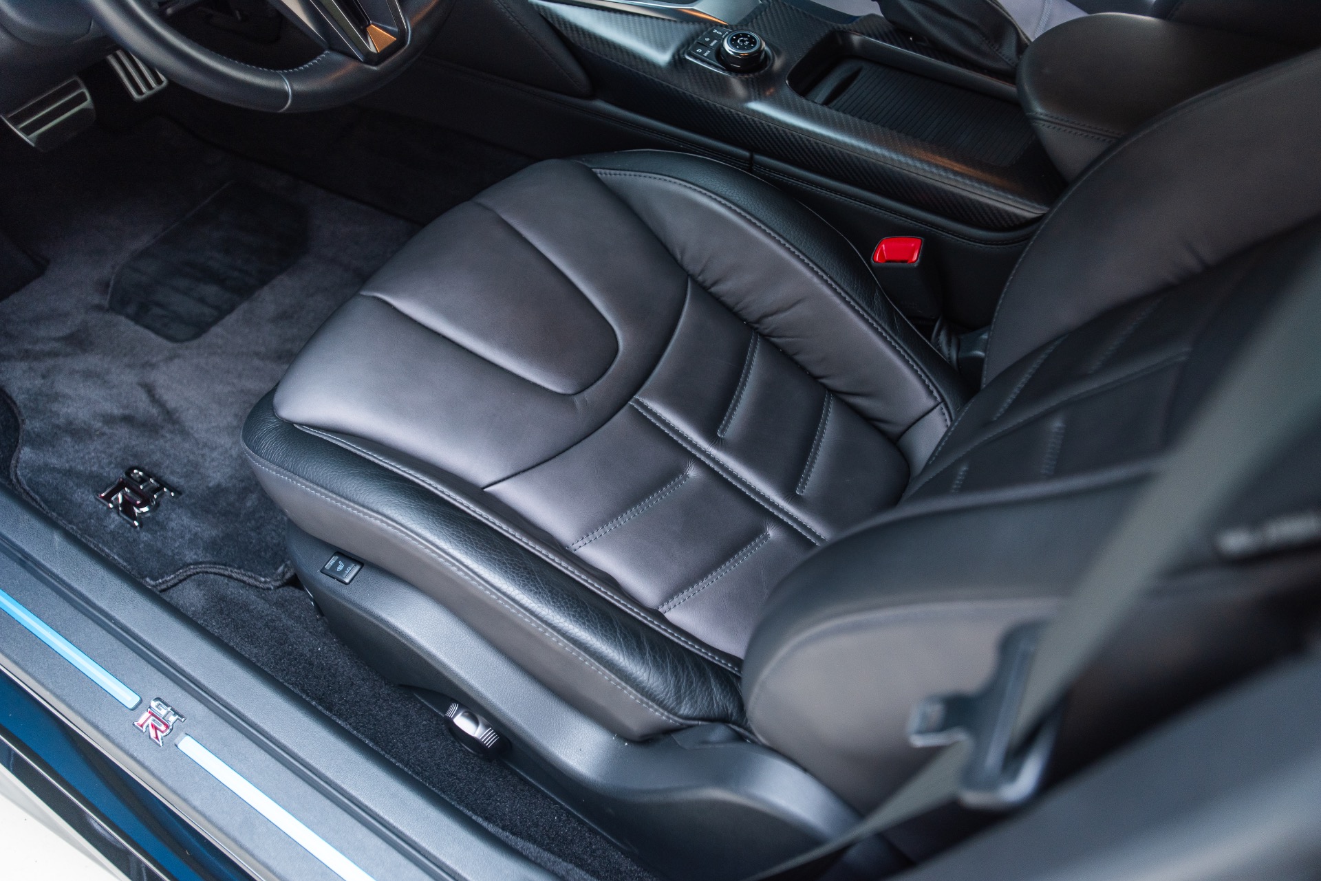 2021 Nissan GT-R Premium - Photo 30