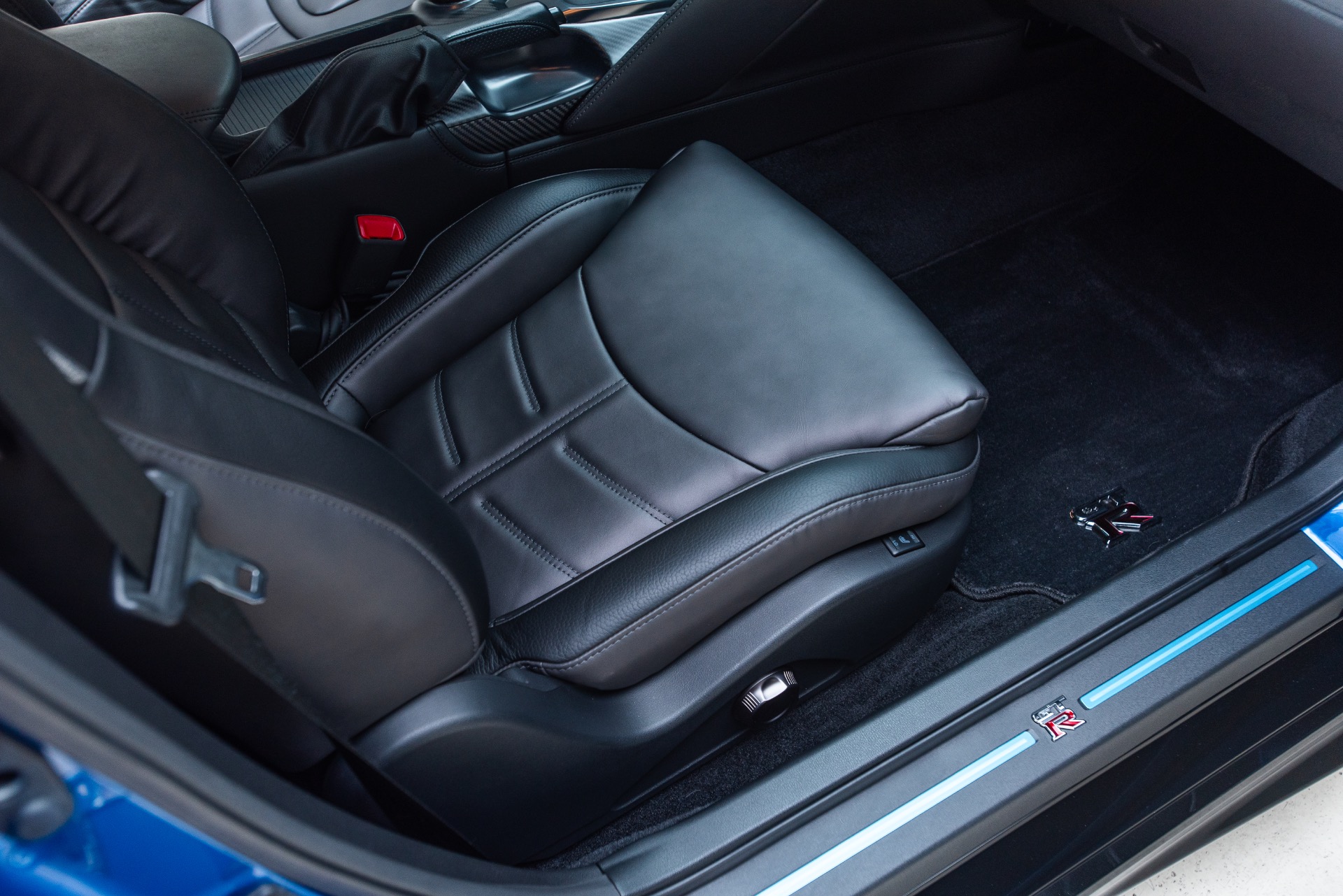 2021 Nissan GT-R Premium - Photo 35
