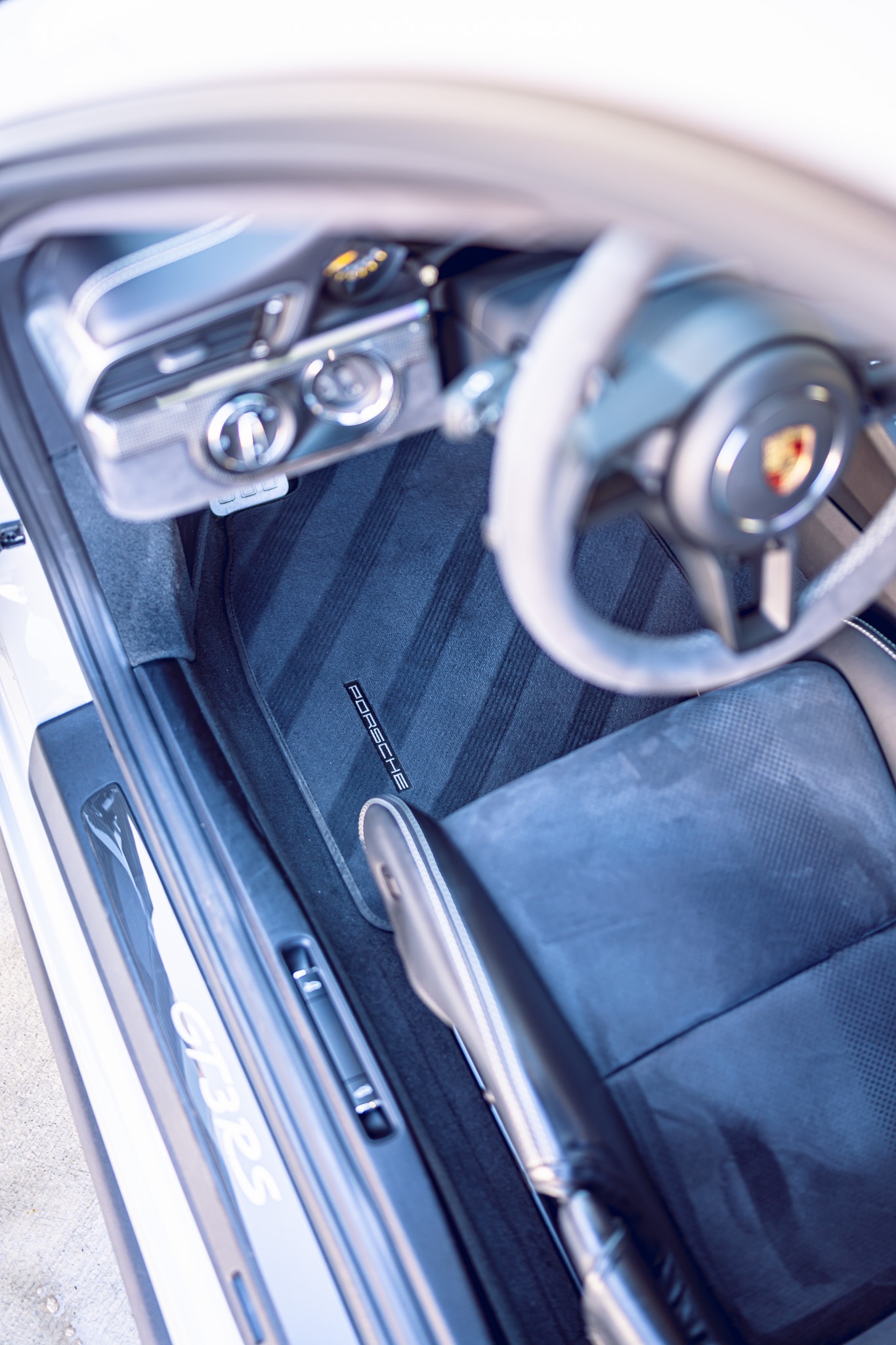 2024 Porsche 718 Spyder RS - Photo 11