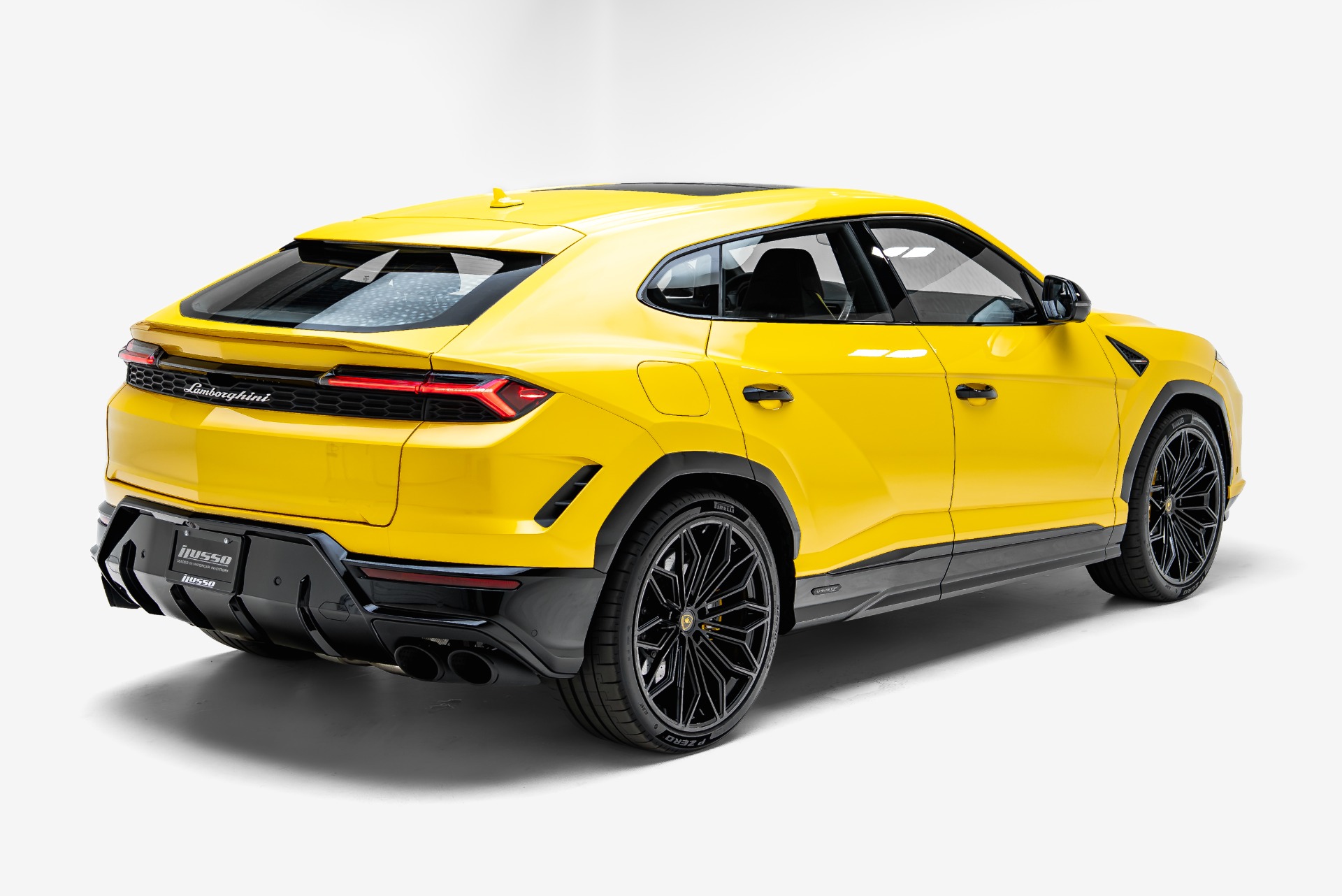 2025 Lamborghini Urus SE - Photo 13