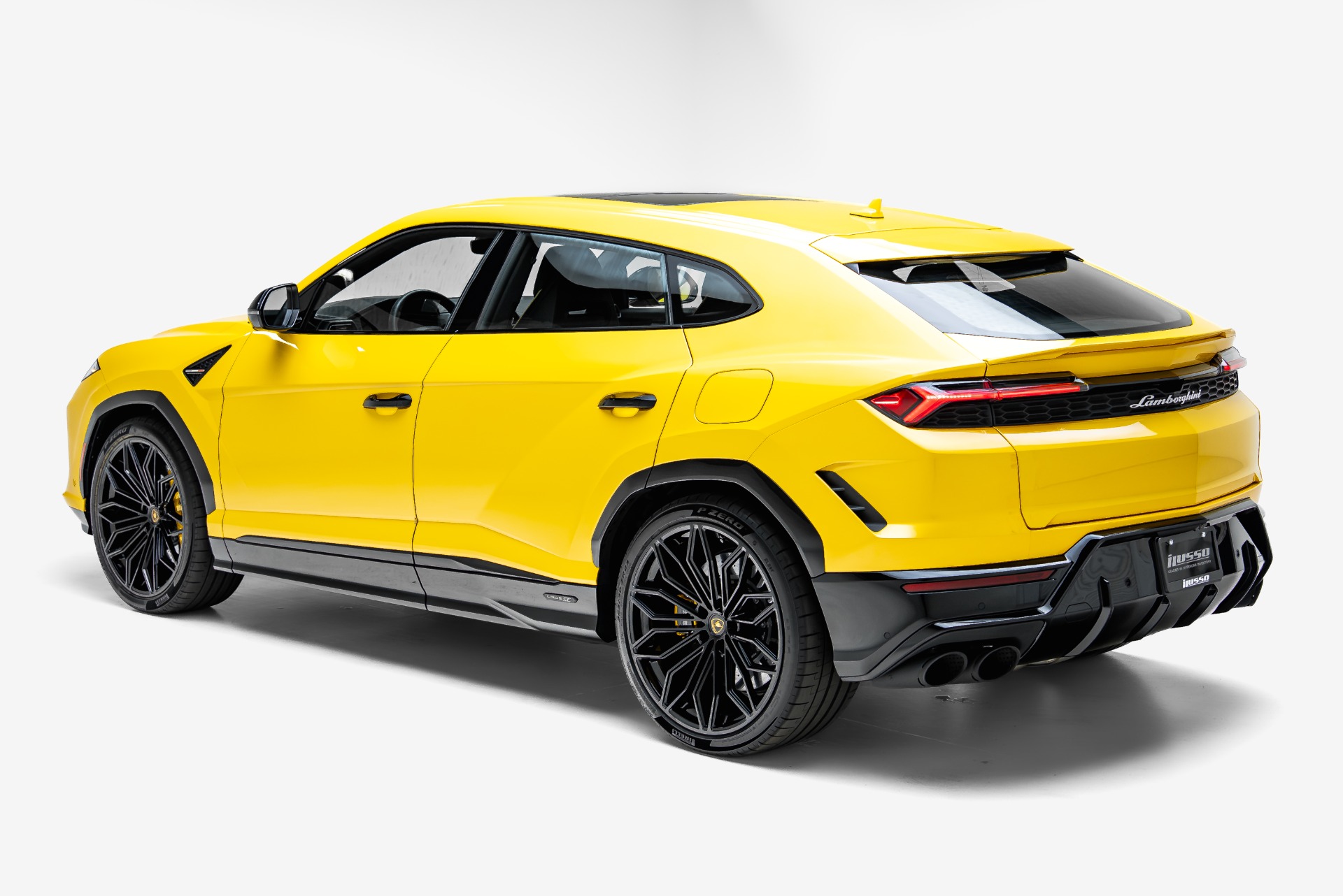 2025 Lamborghini Urus SE - Photo 15