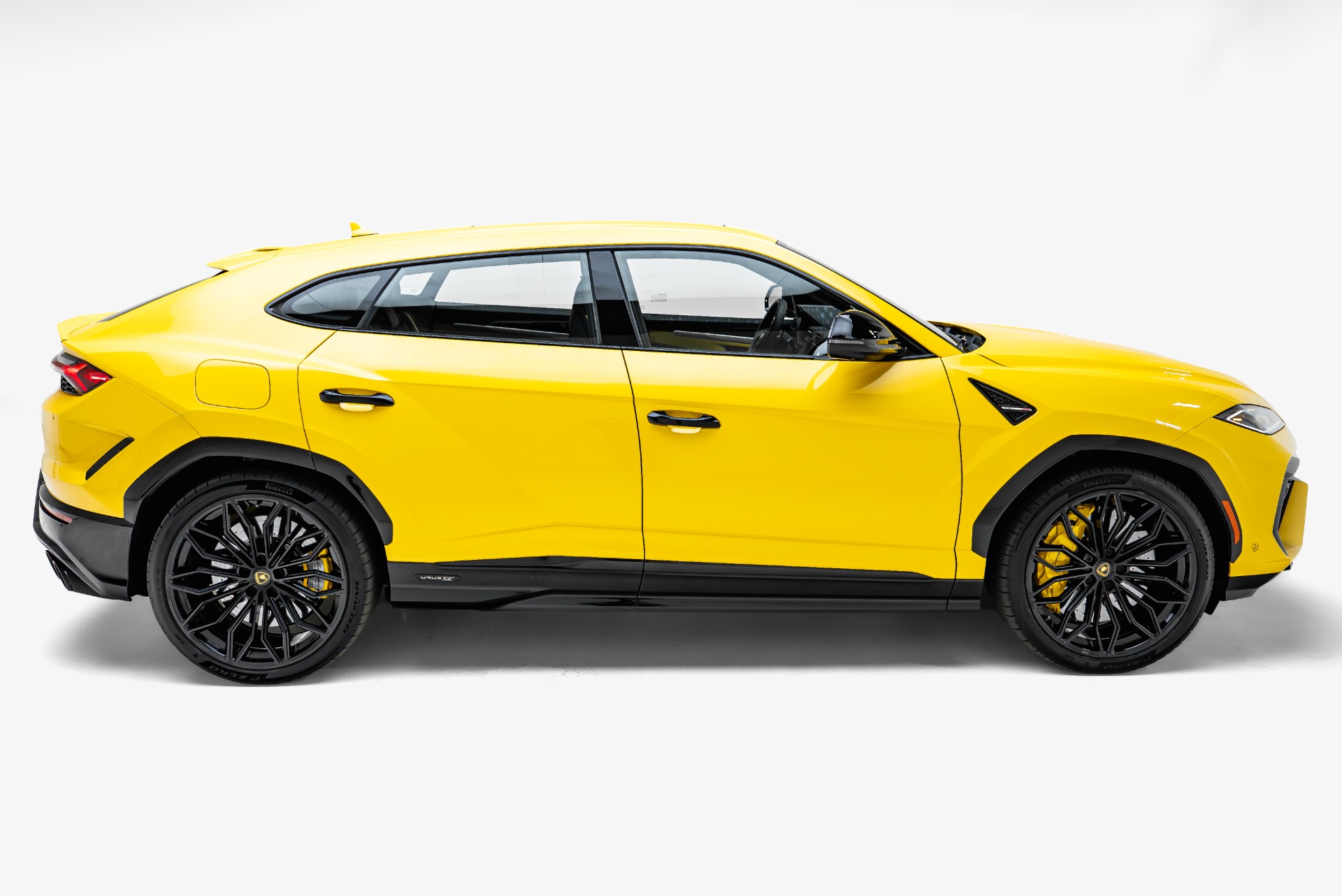 2025 Lamborghini Urus SE - Photo 16