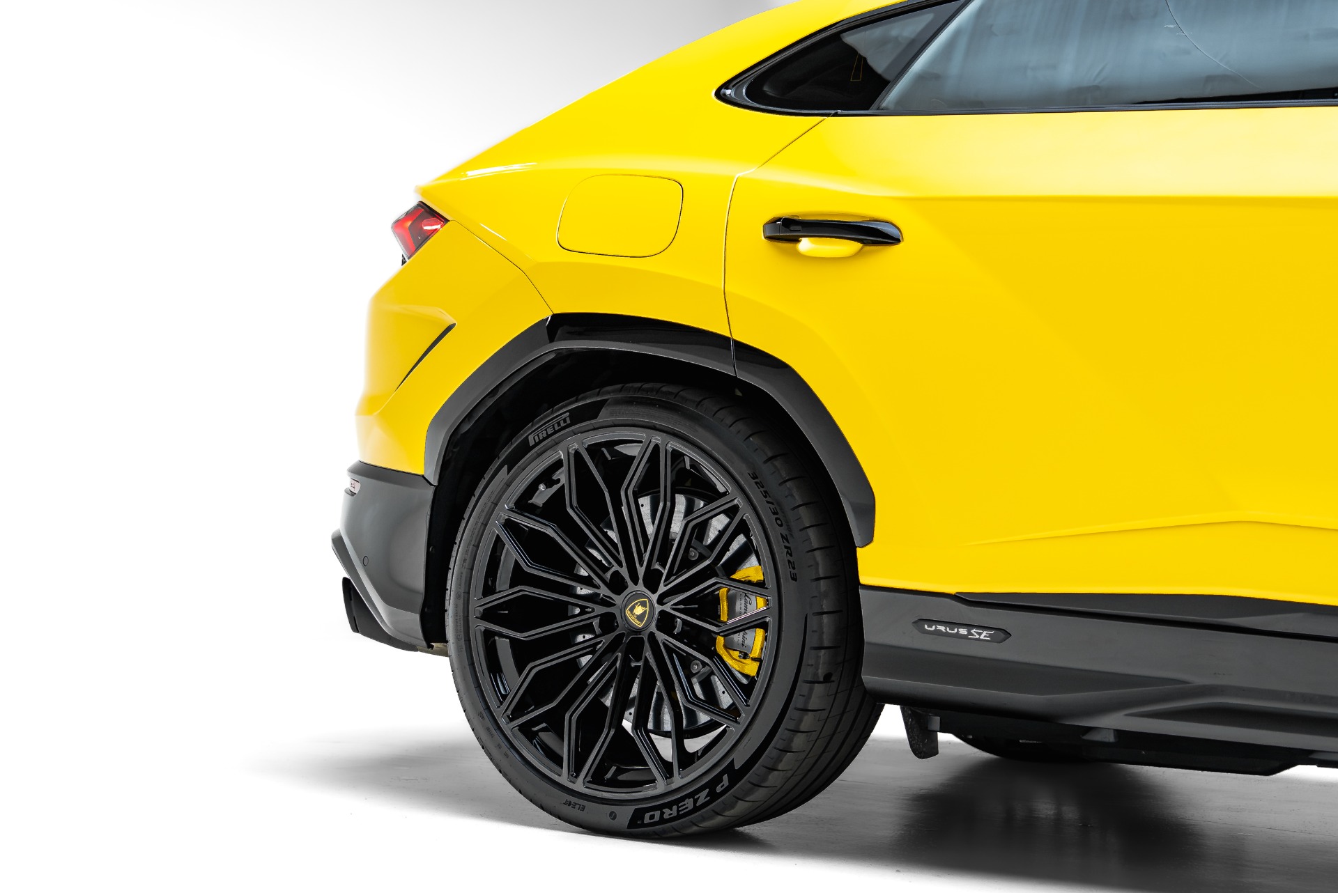 2025 Lamborghini Urus SE - Photo 18