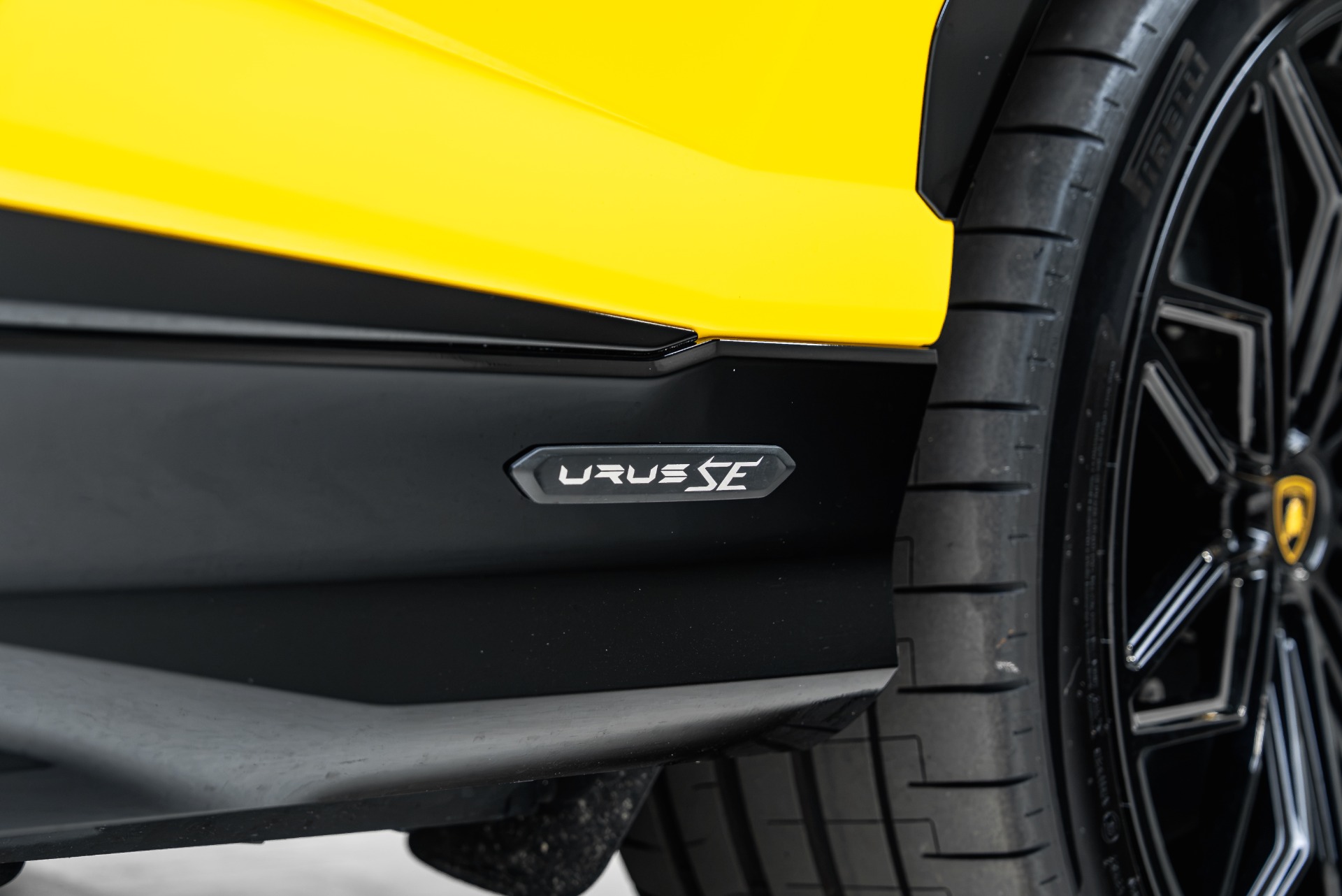 2025 Lamborghini Urus SE - Photo 30