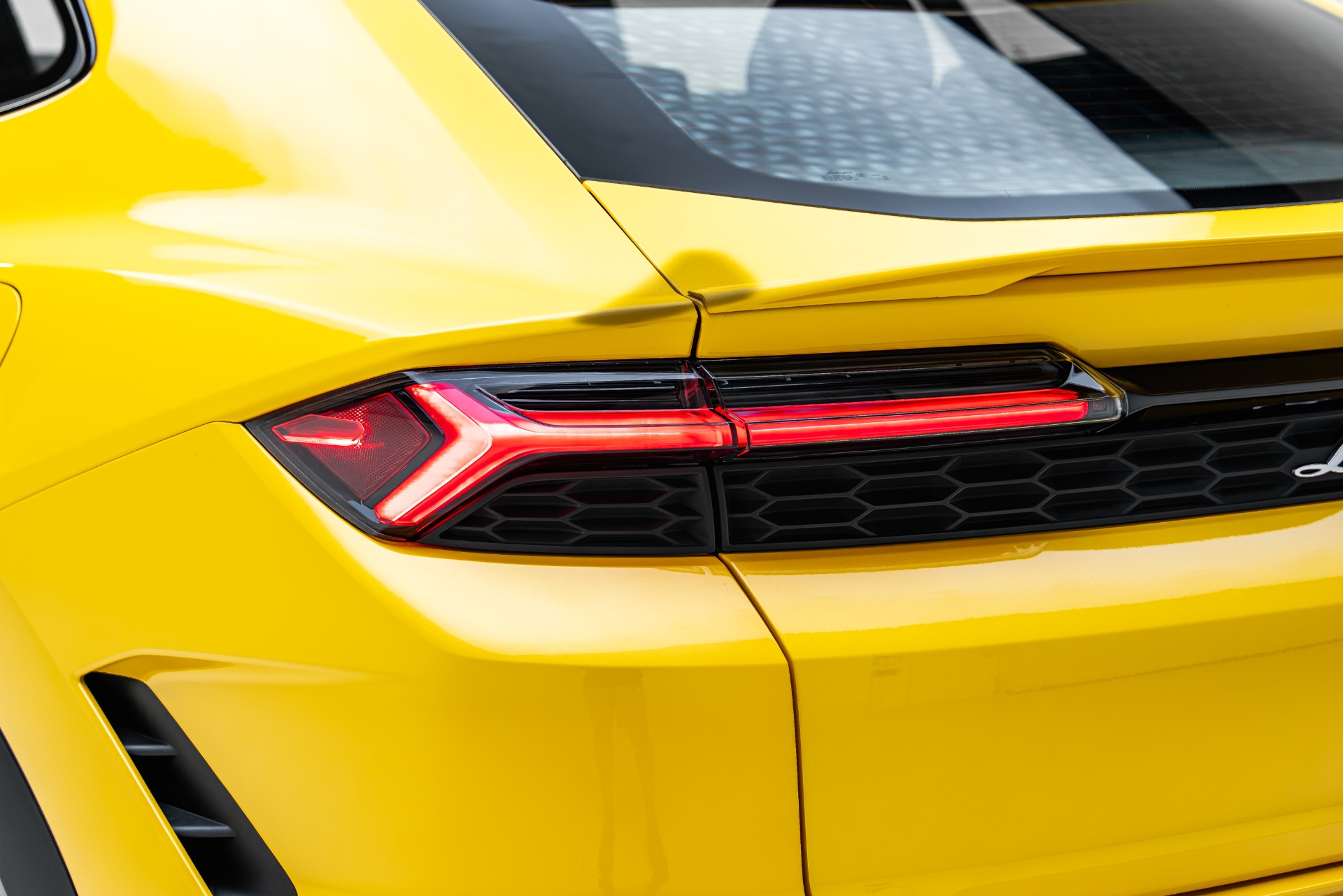 2025 Lamborghini Urus SE - Photo 35