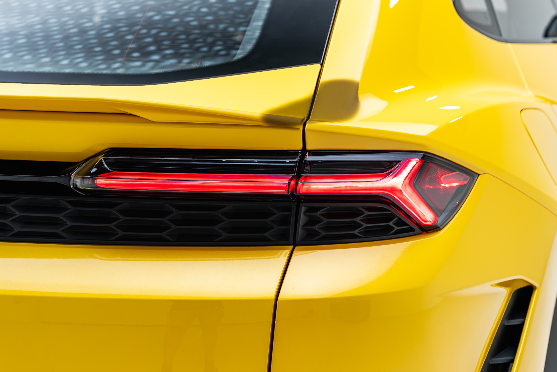 2025 Lamborghini Urus SE - Photo 36