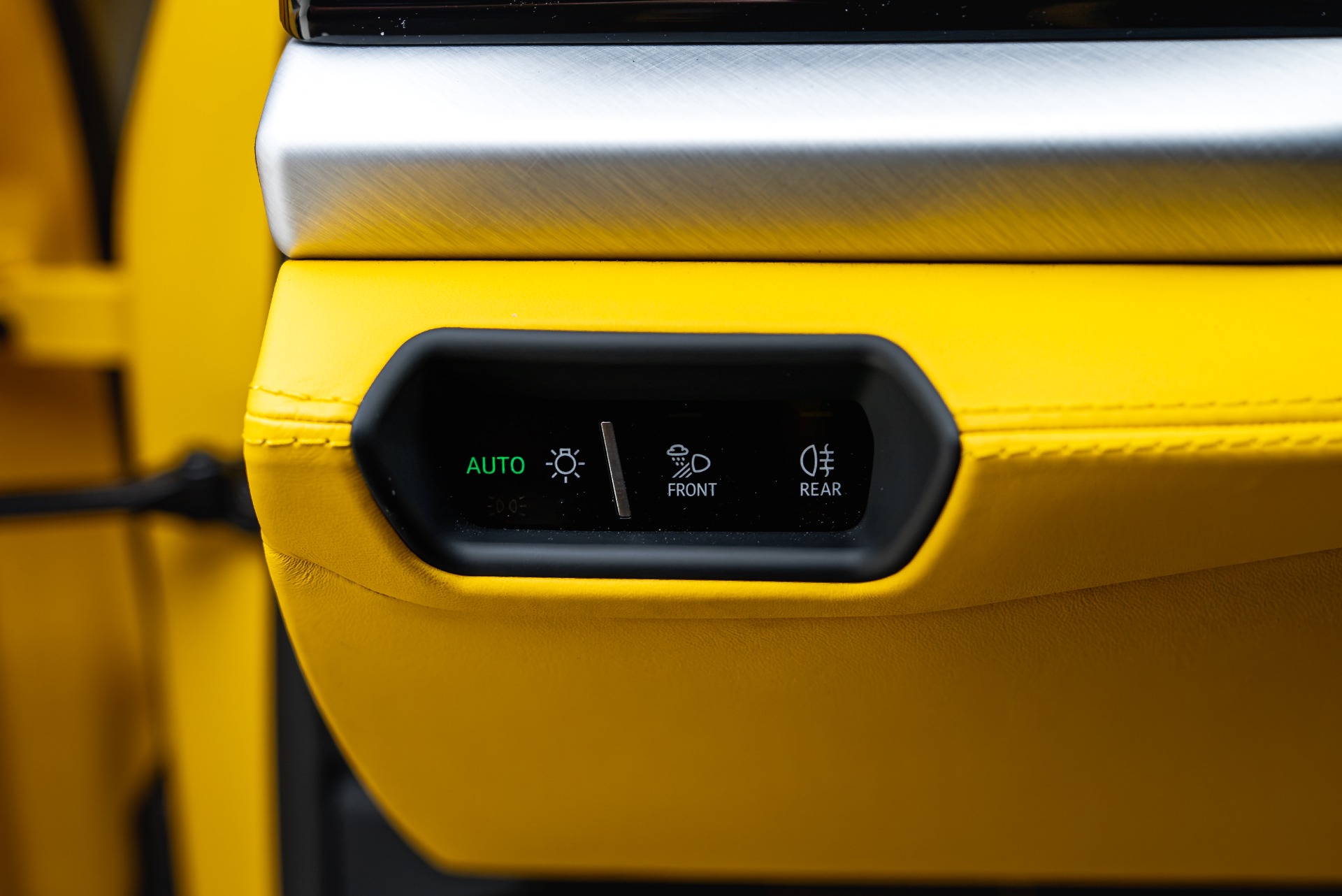 2025 Lamborghini Urus SE - Photo 43