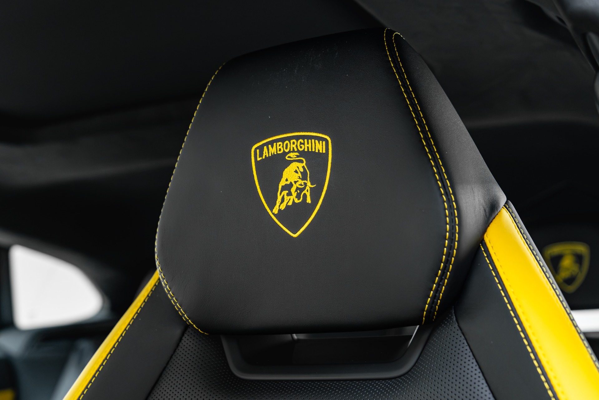 2025 Lamborghini Urus SE - Photo 55