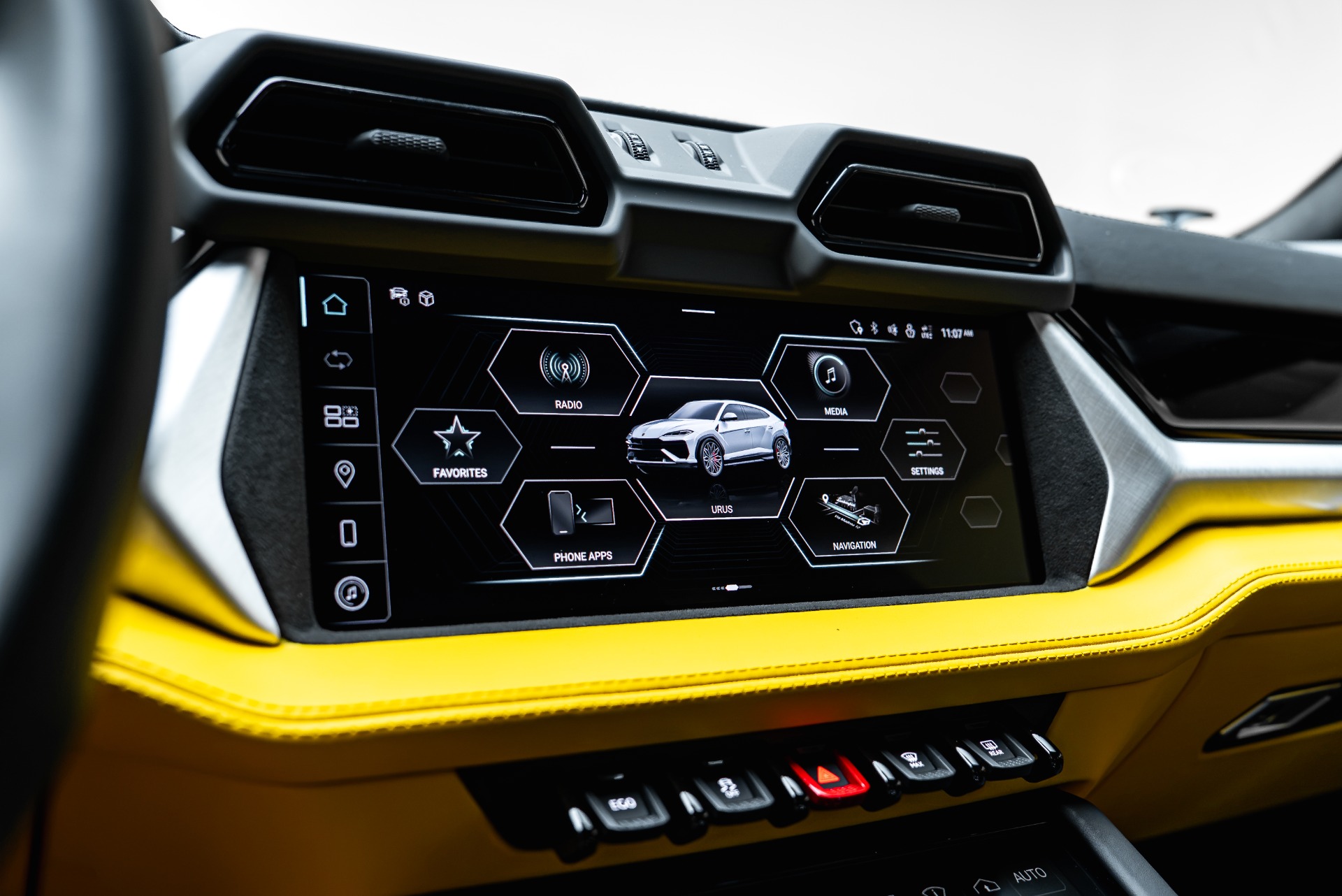 2025 Lamborghini Urus SE - Photo 56